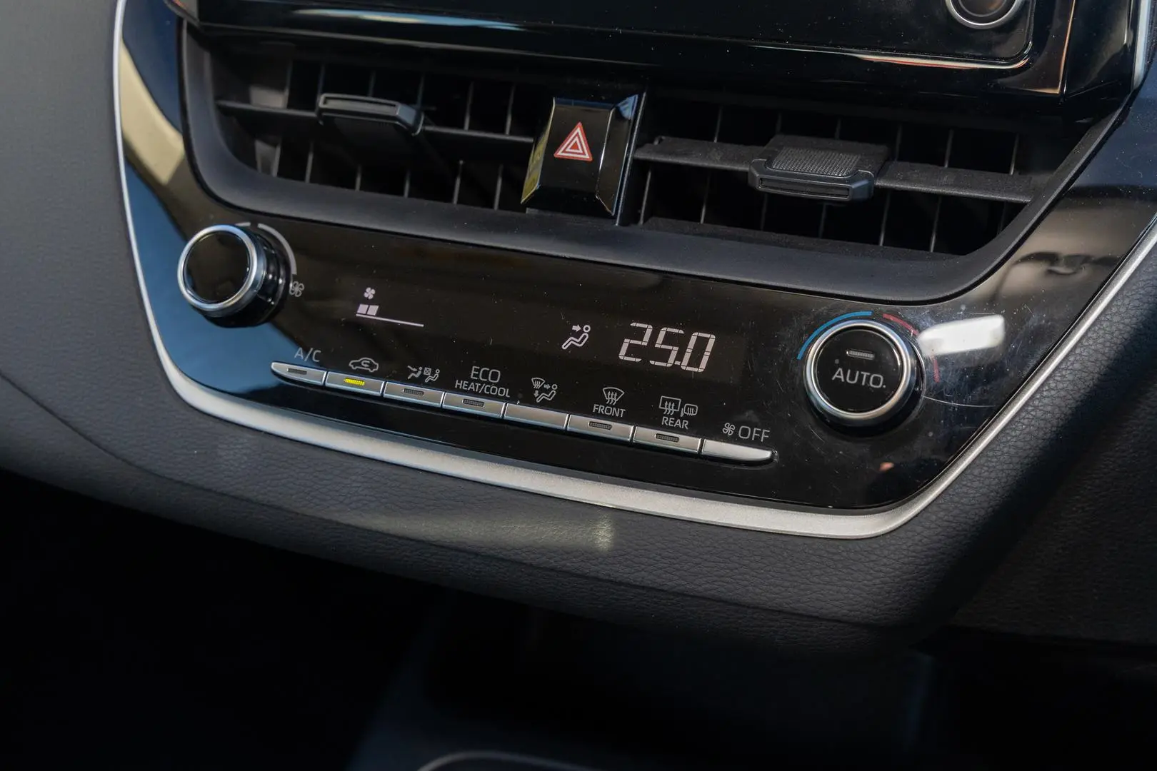 2021 Toyota Corolla Gallery Image 16