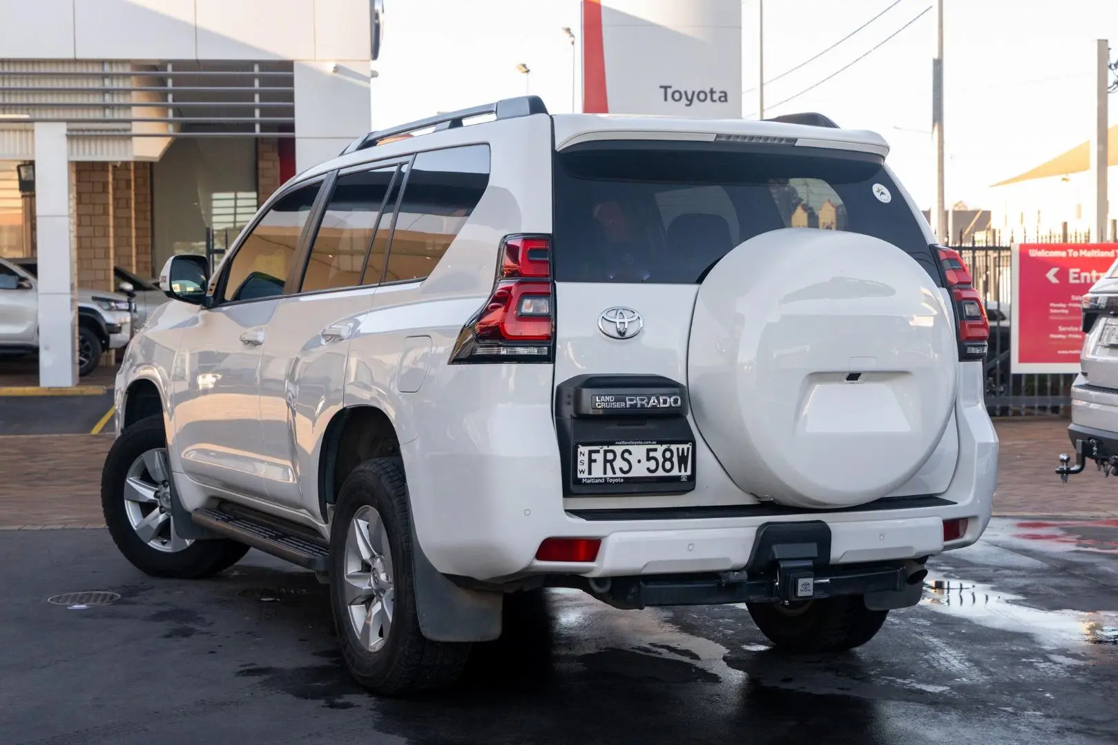 2022 Toyota Landcruiser Prado Gallery Image 2