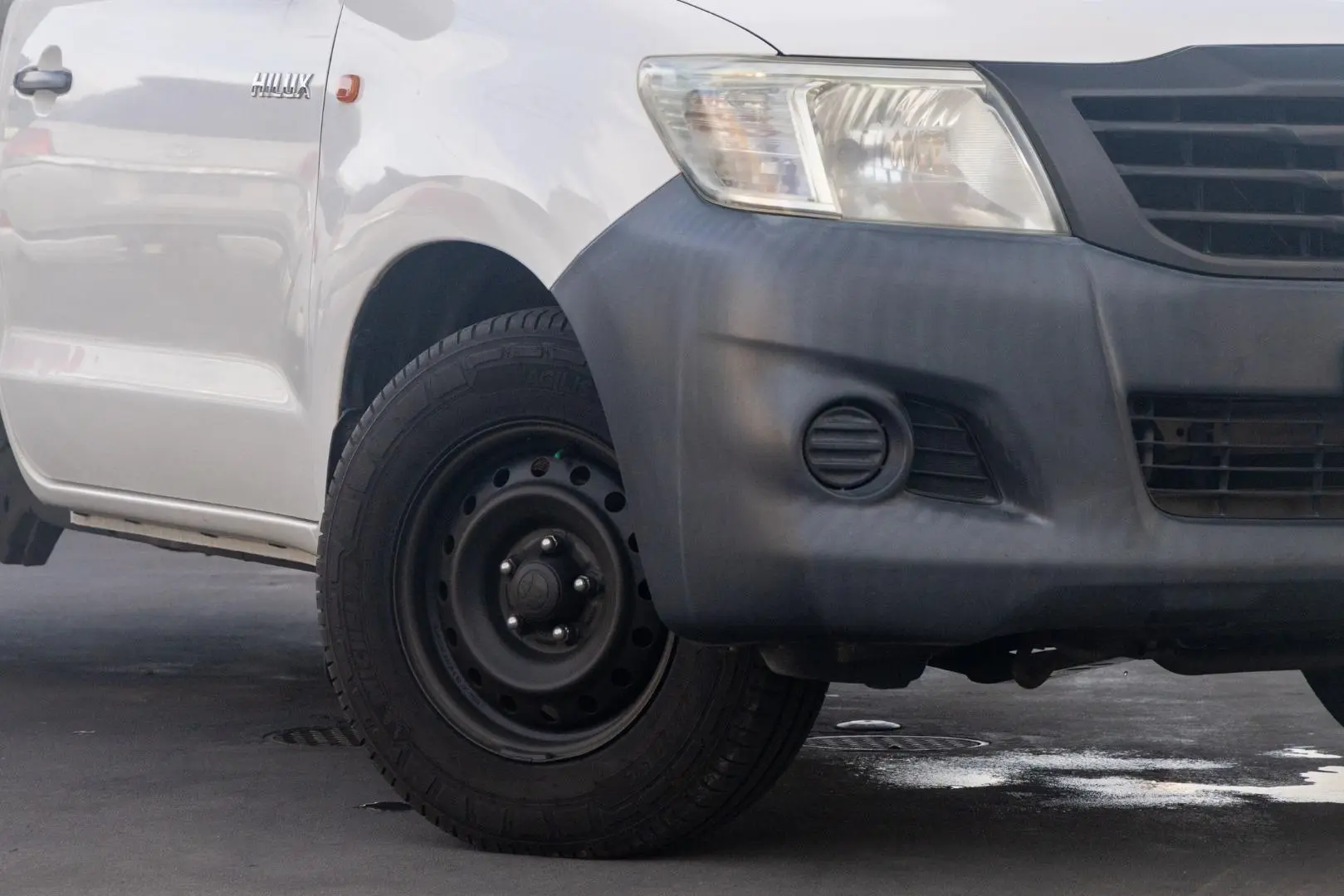 2019 Toyota Hilux Gallery Image 6