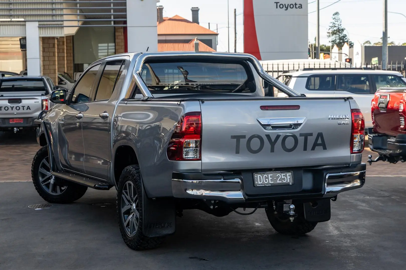 2019 Toyota Hilux Gallery Image 2