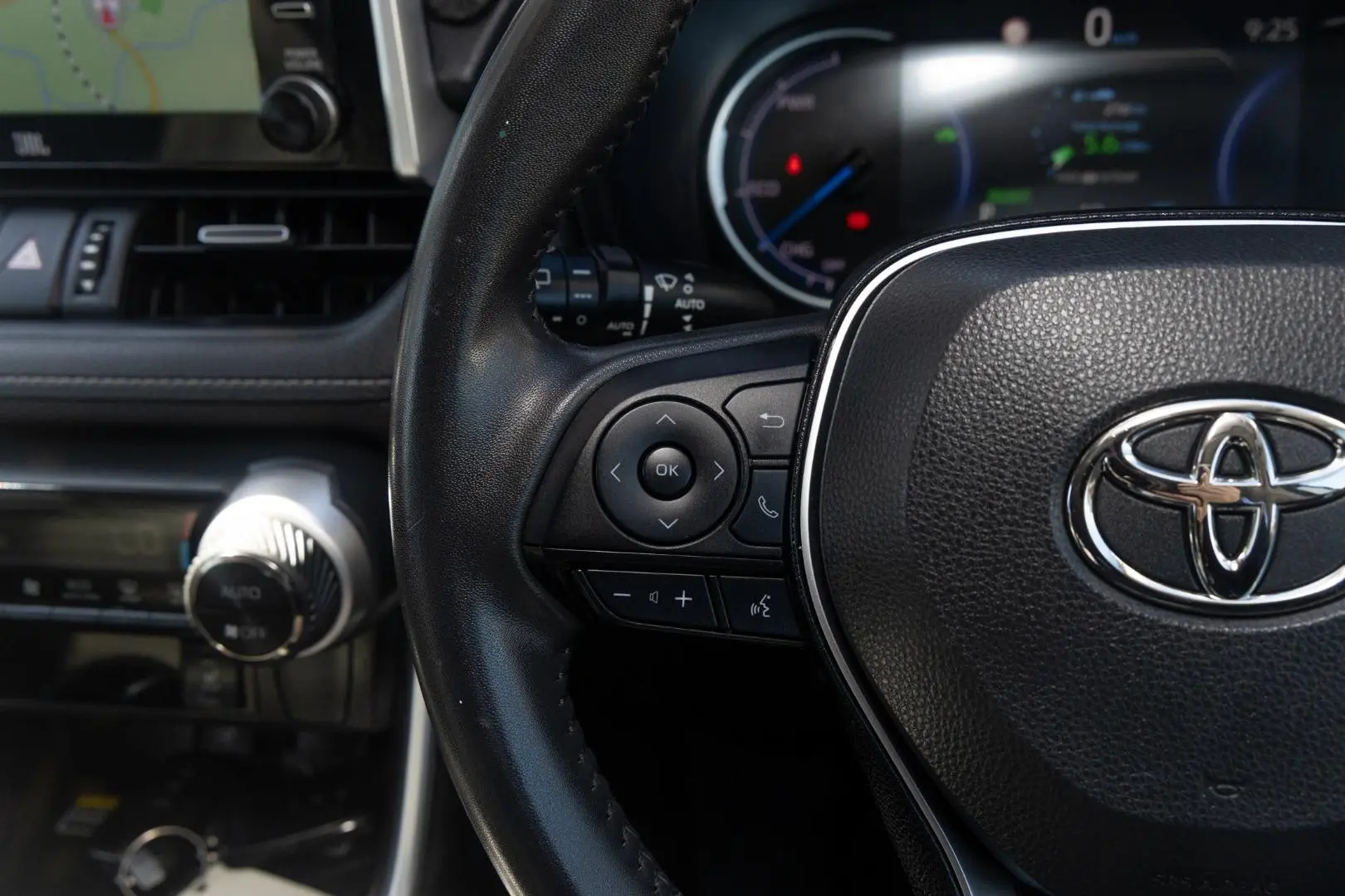 2021 Toyota RAV4 Gallery Image 11