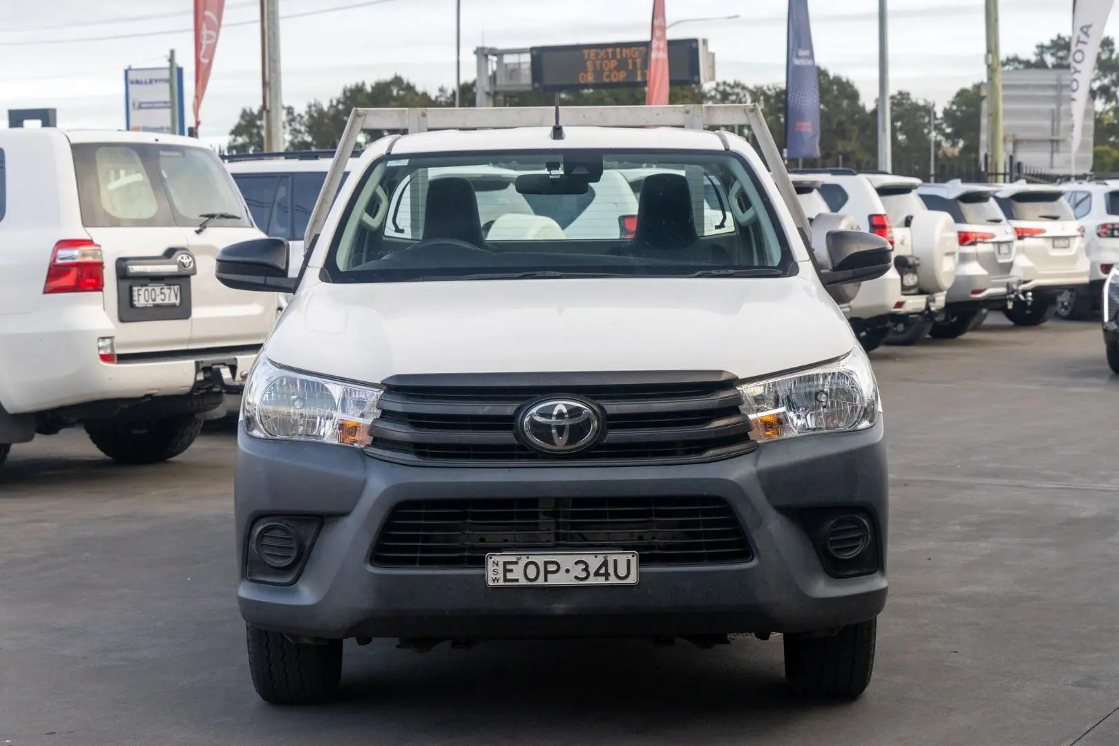 2021 Toyota Hilux Gallery Image 4