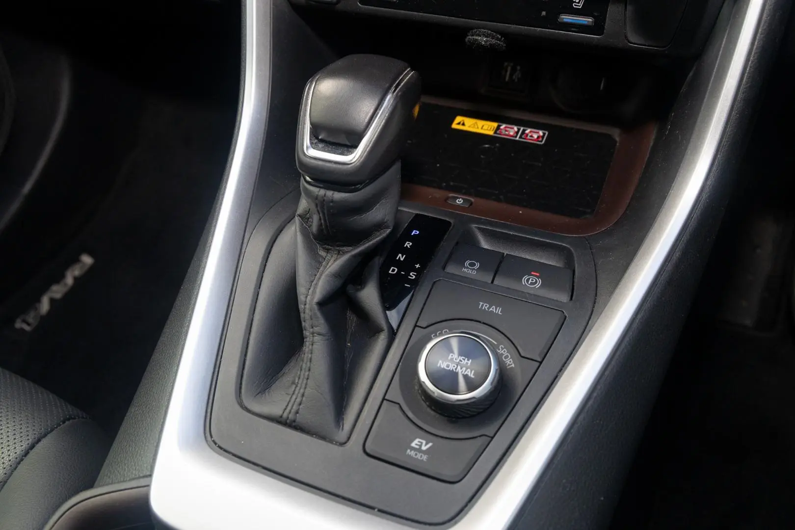 2024 Toyota RAV4 Gallery Image 17