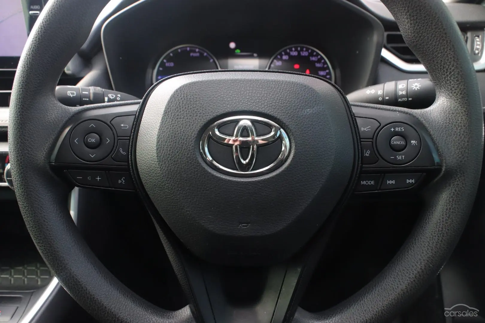 2019 Toyota RAV4 Image 10