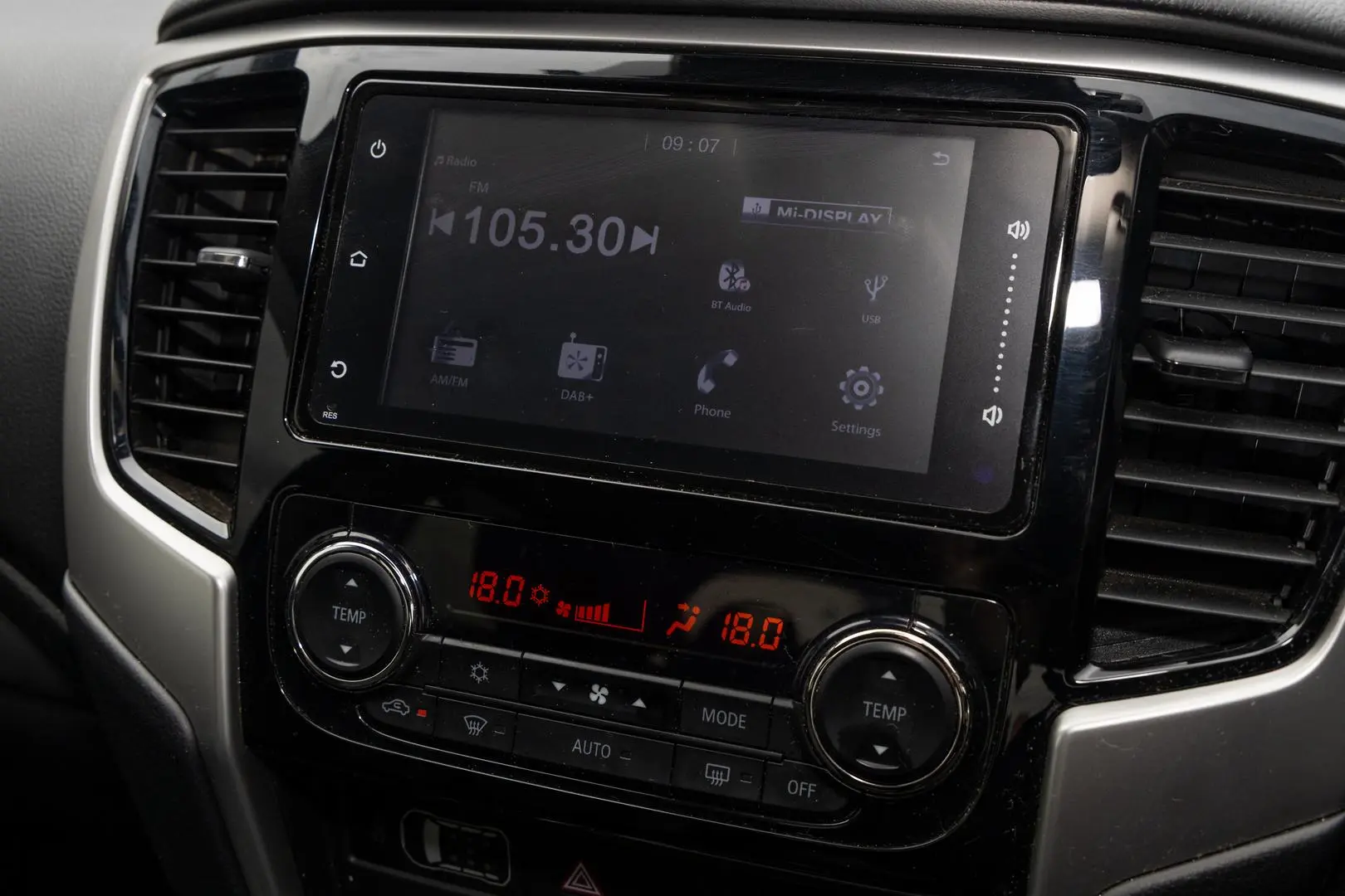 2022 Mitsubishi Triton Gallery Image 14