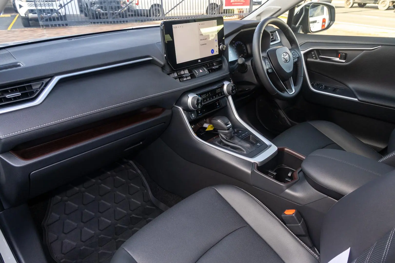 2025 Toyota RAV4 Gallery Image 8