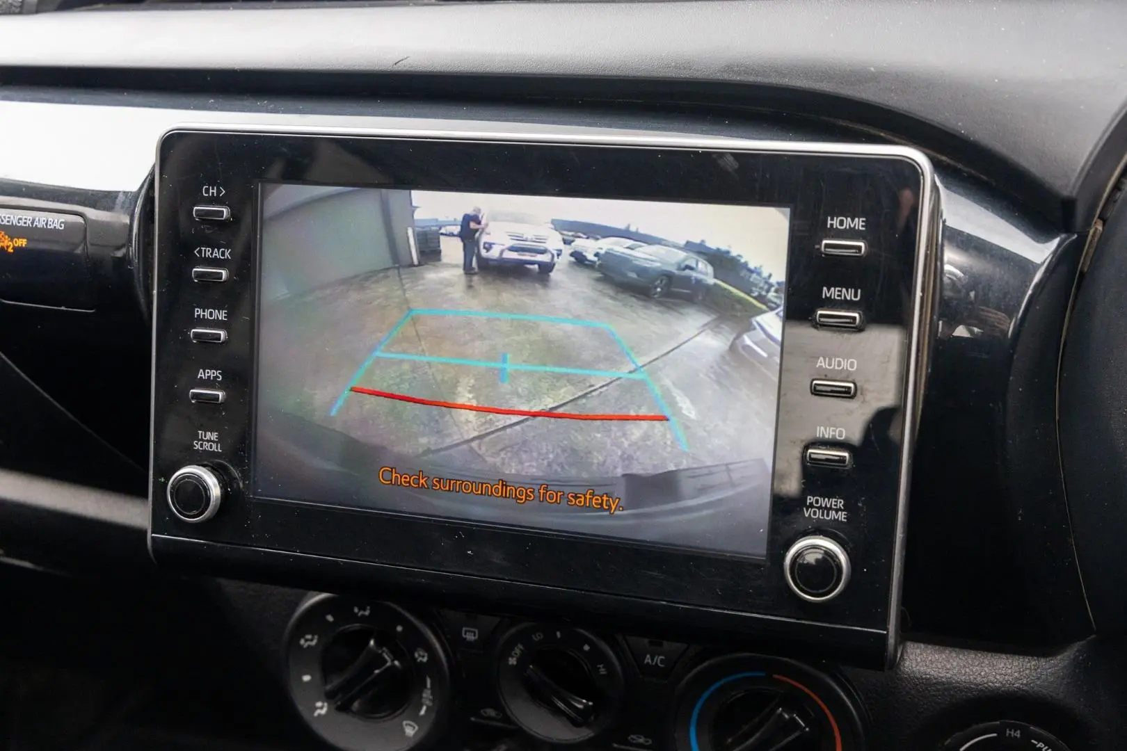 2022 Toyota Hilux Gallery Image 15