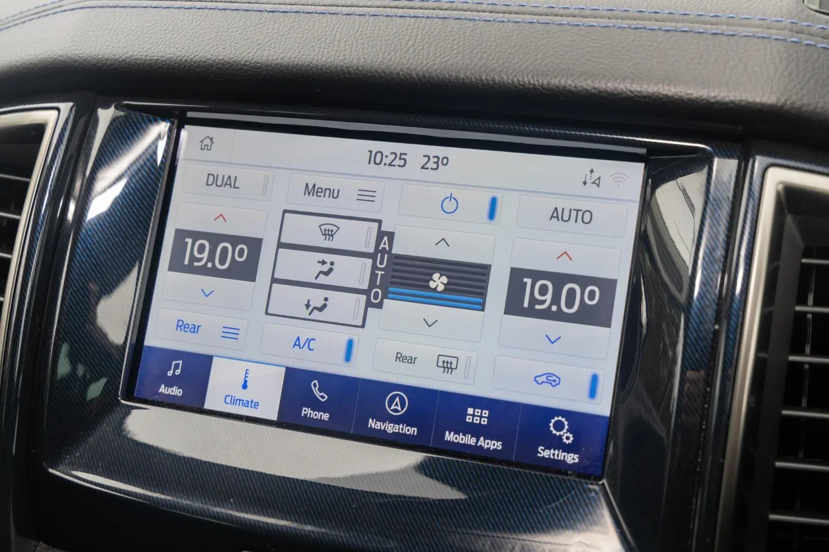 2022 Ford Everest Gallery Image 16