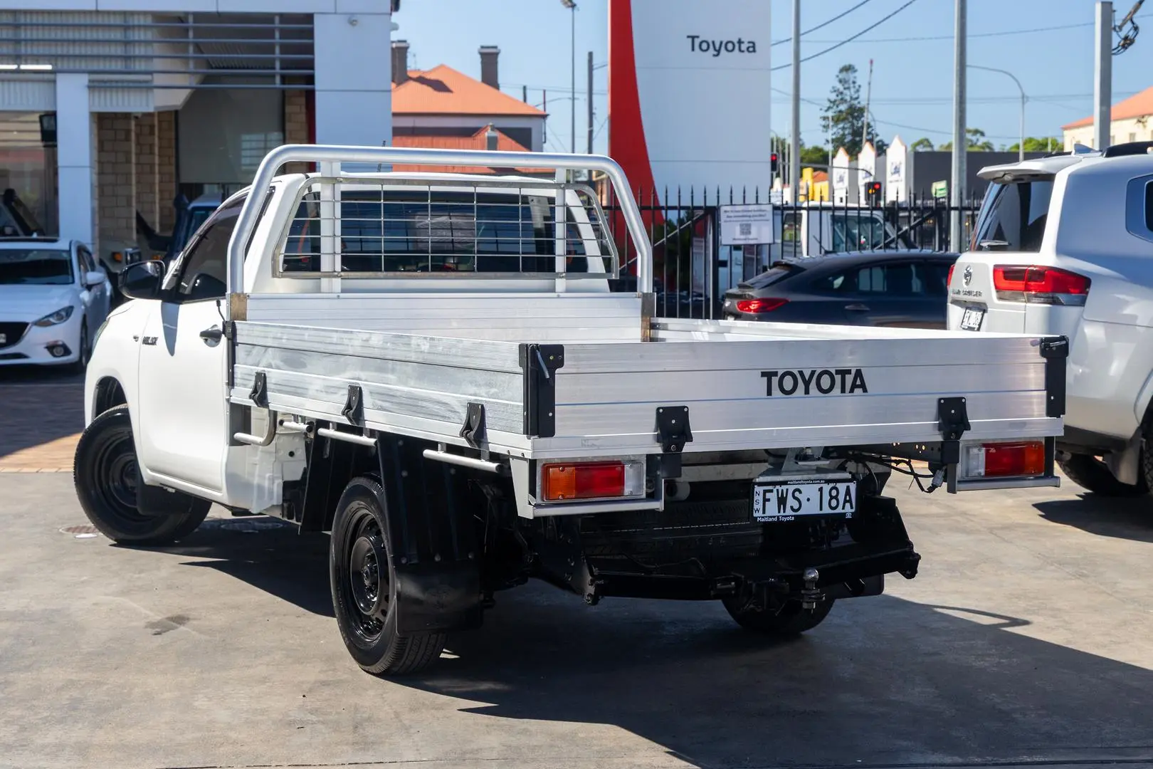 2019 Toyota Hilux Gallery Image 2