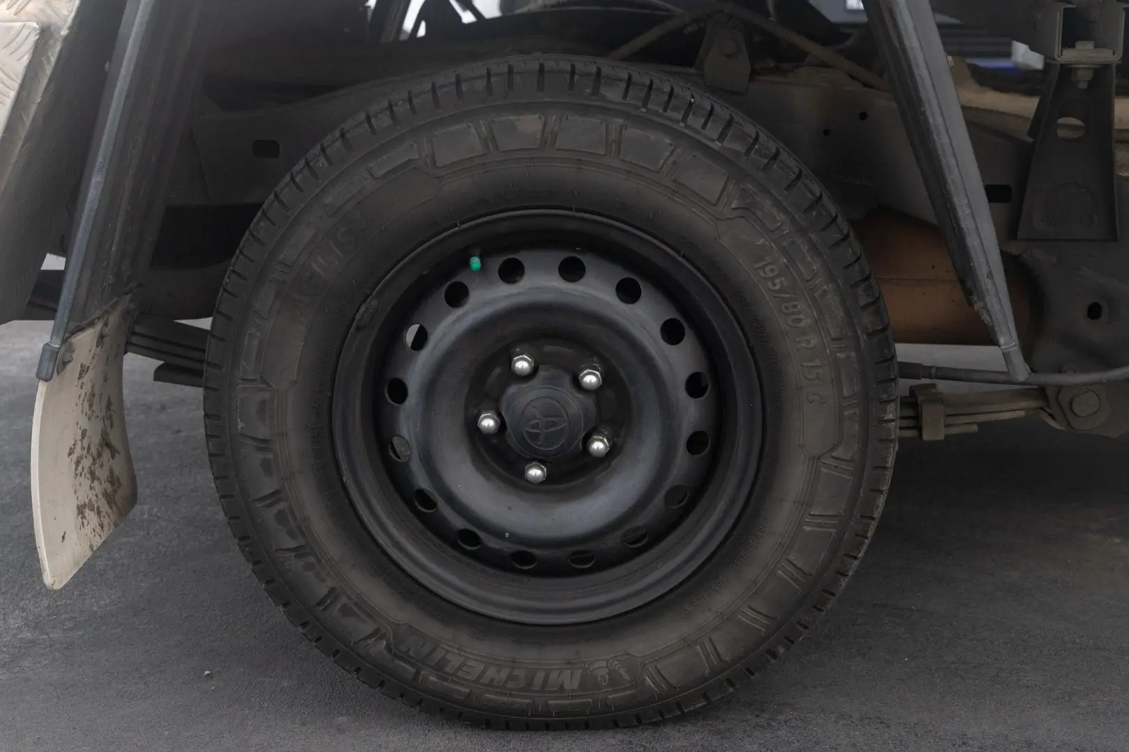 2019 Toyota Hilux Gallery Image 21
