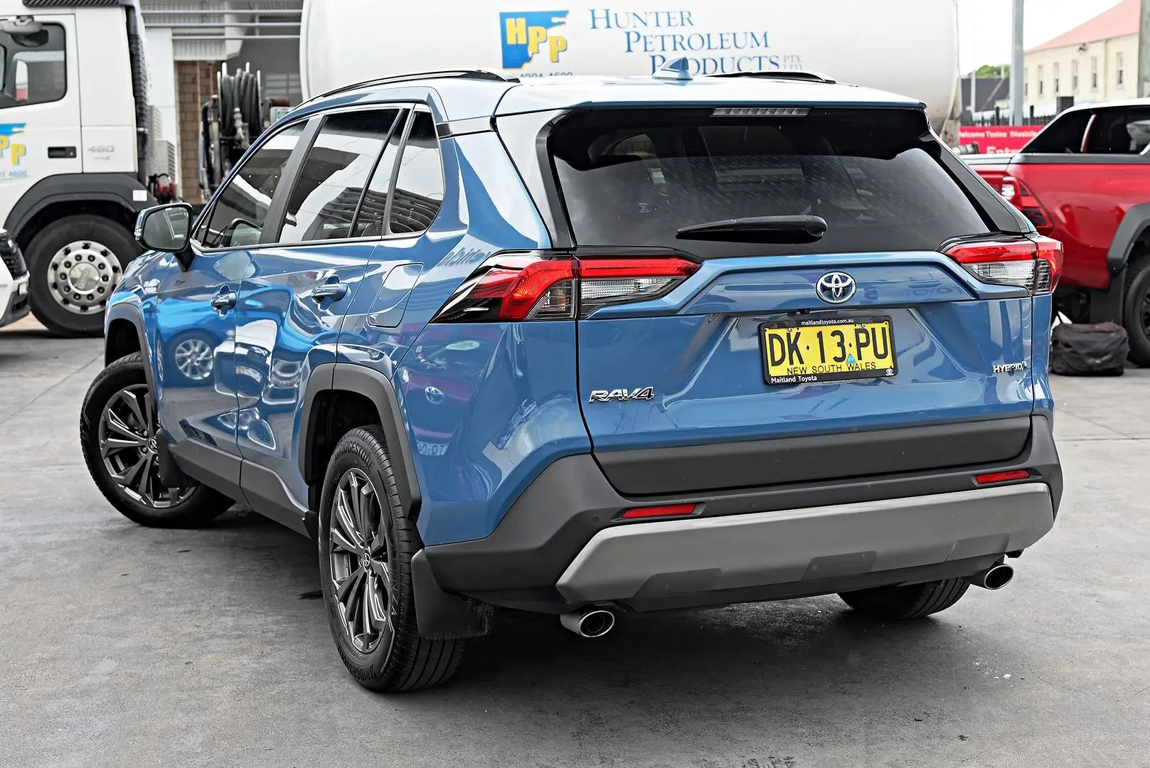2024 Toyota RAV4 Gallery Image 2