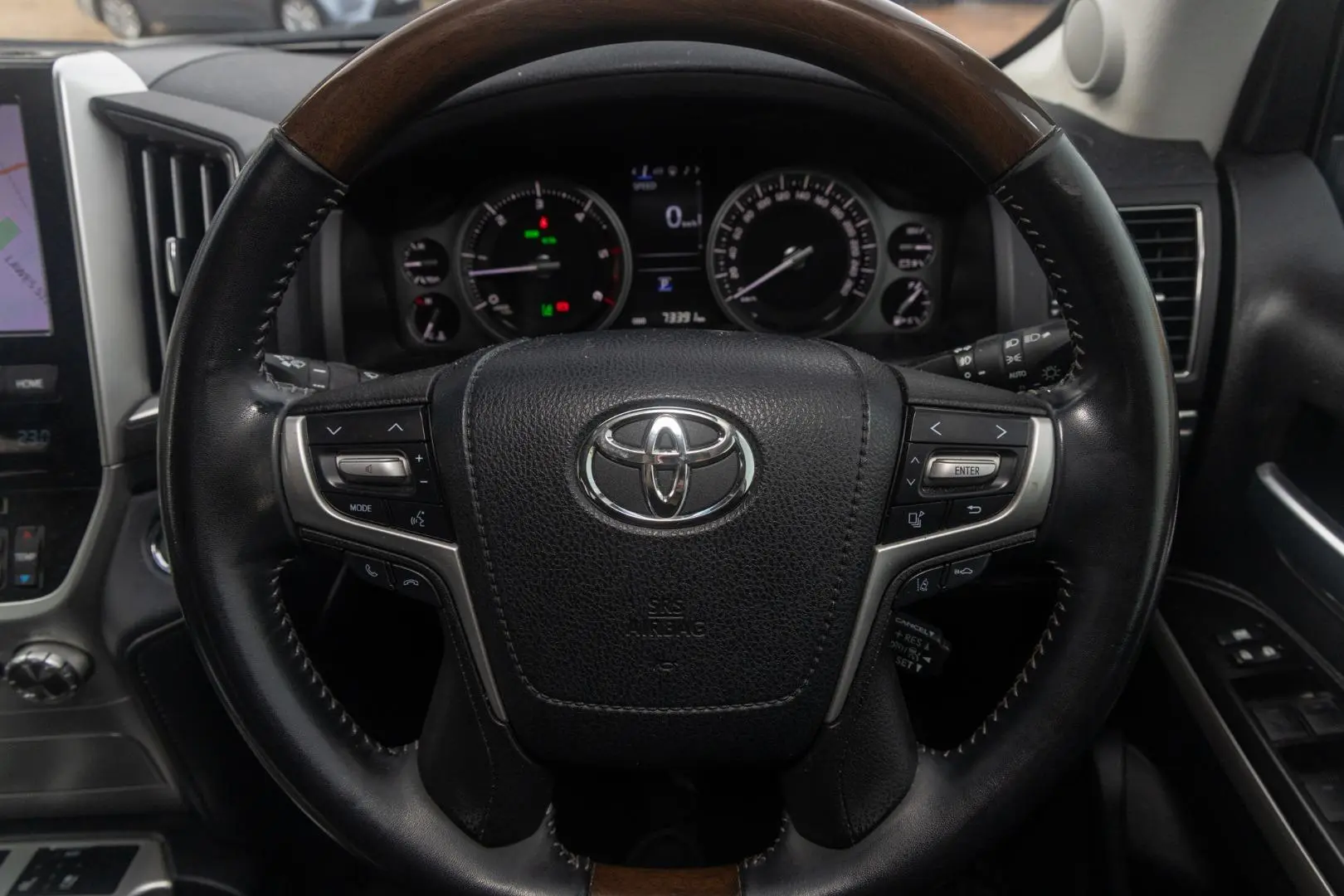 2019 Toyota Landcruiser Gallery Image 11