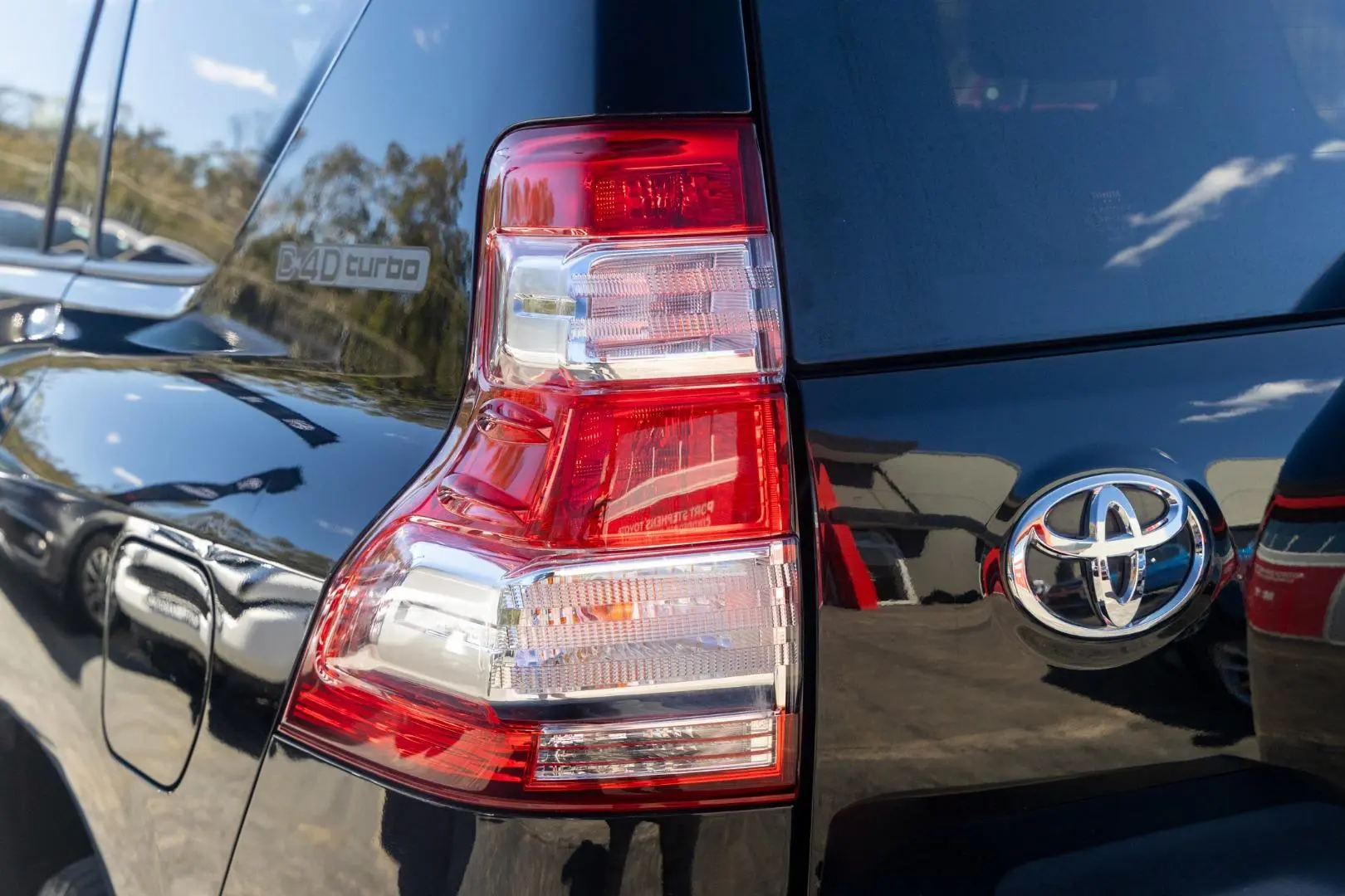 2017 Toyota Landcruiser Prado Gallery Image 19