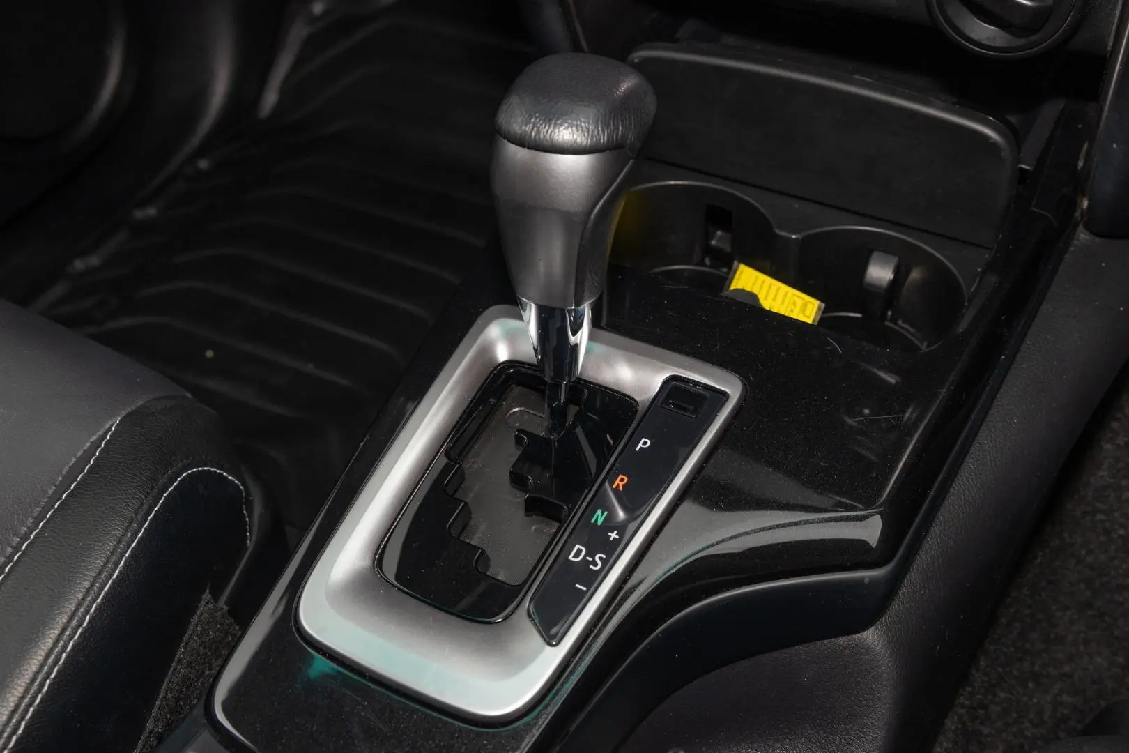 2022 Toyota Fortuner Gallery Image 17