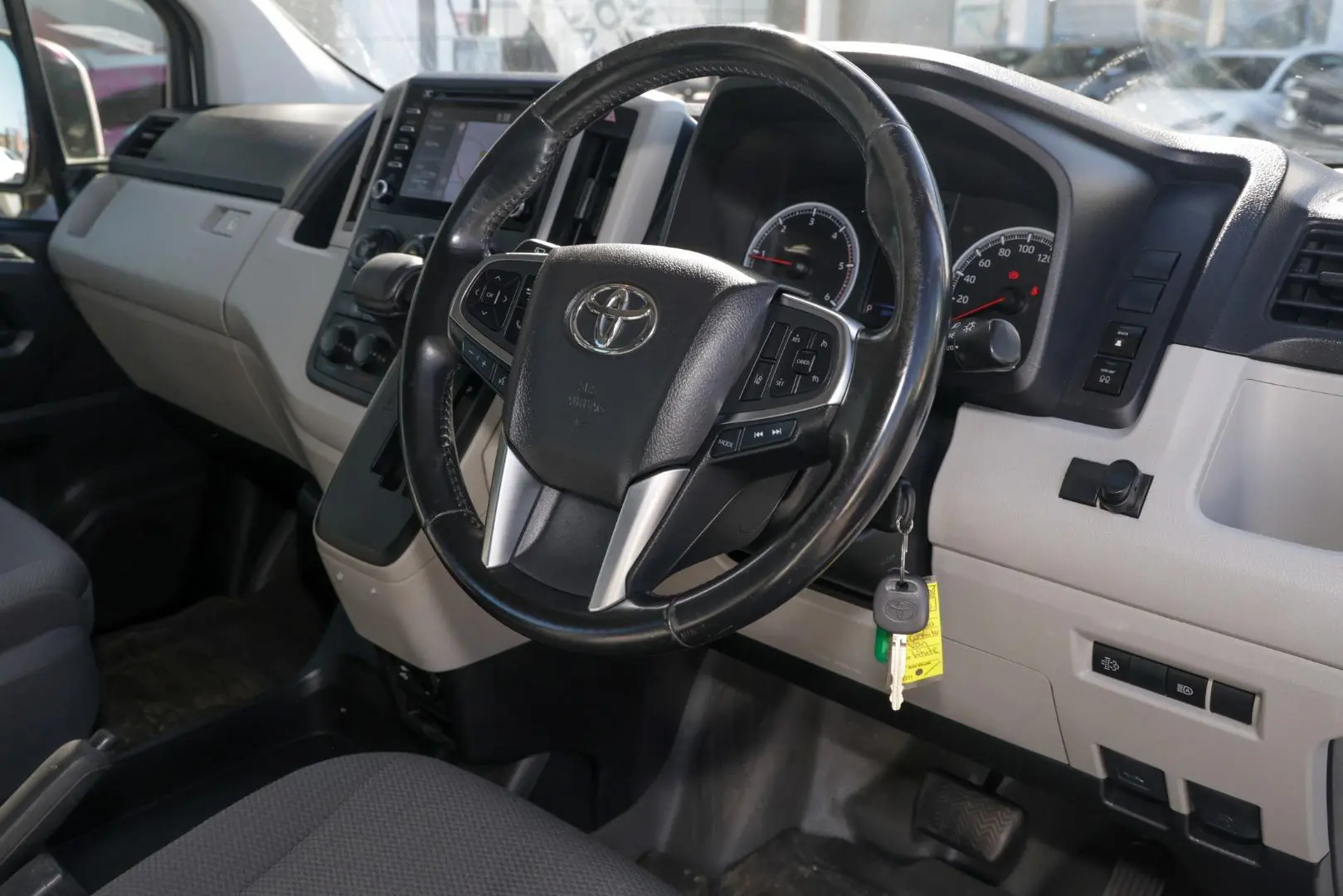 2019 Toyota Hiace Gallery Image 7