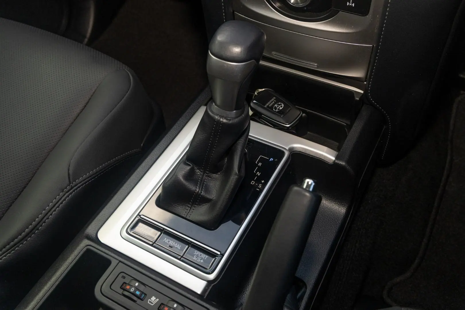 2023 Toyota Landcruiser Prado Gallery Image 17