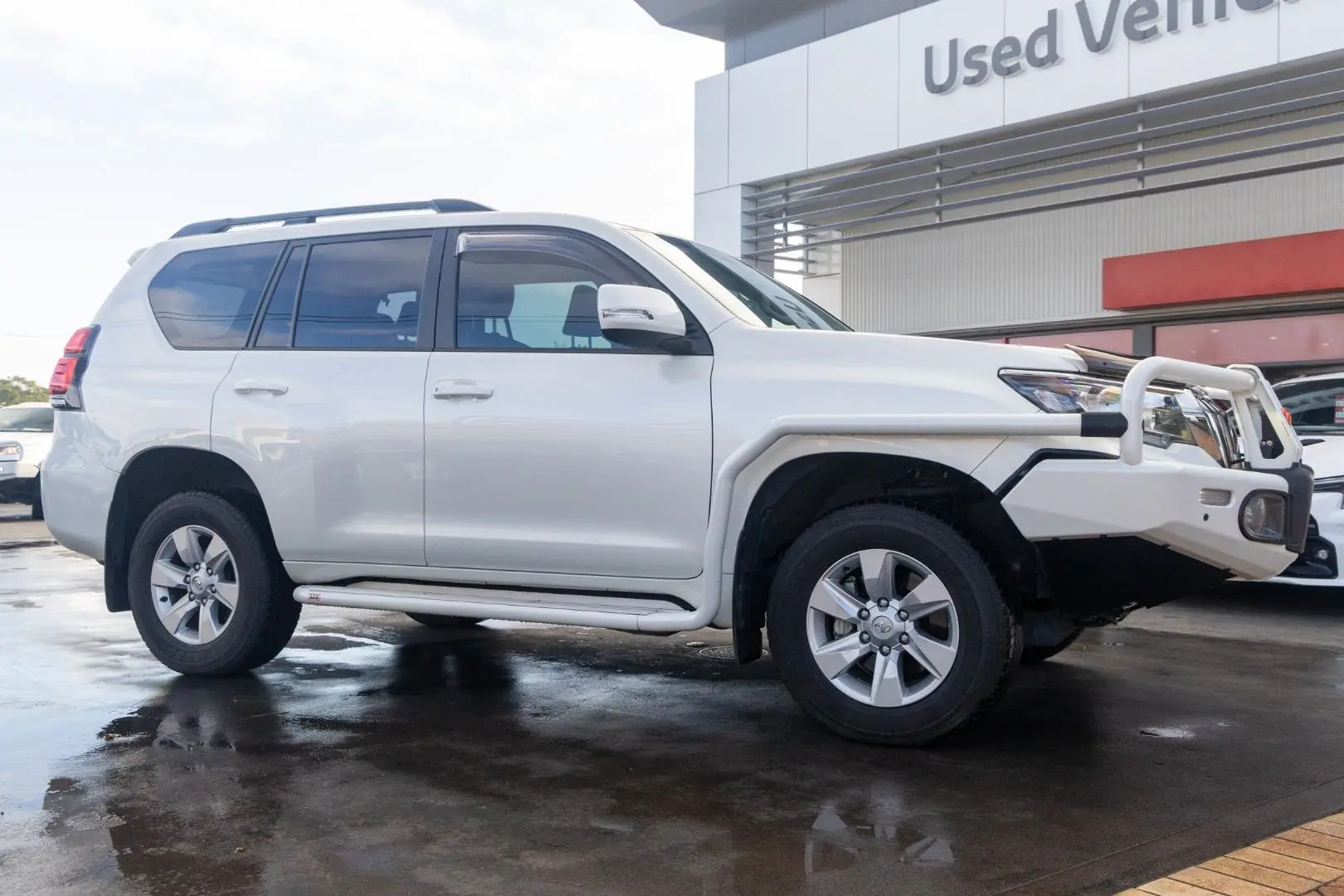 2020 Toyota Landcruiser Prado Gallery Image 3