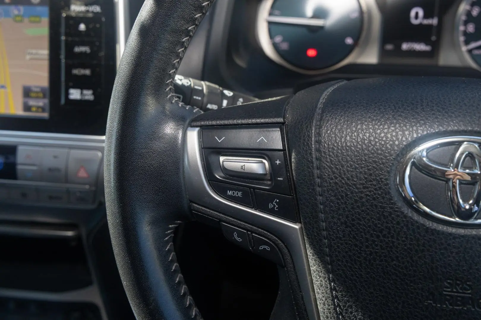 2019 Toyota Landcruiser Prado Gallery Image 11