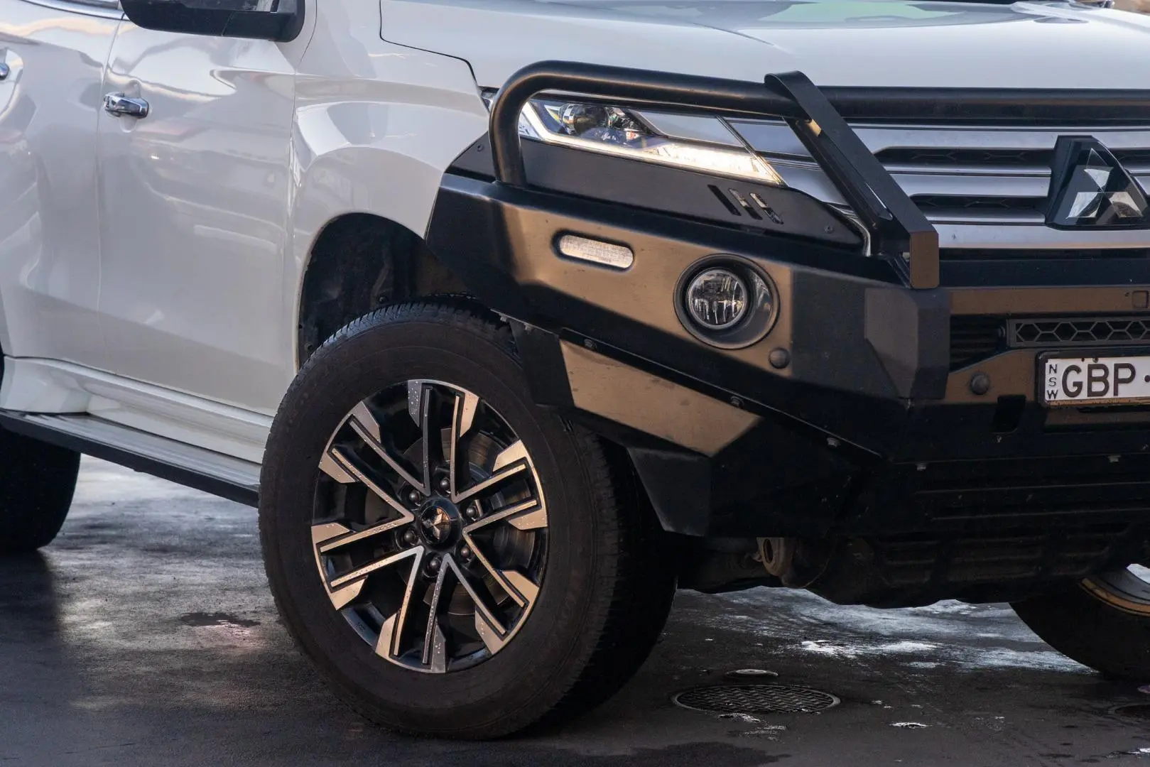 2022 Mitsubishi Pajero Sport Gallery Image 6