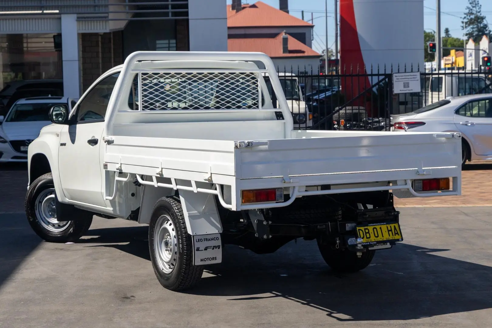 2021 Mitsubishi Triton Gallery Image 2