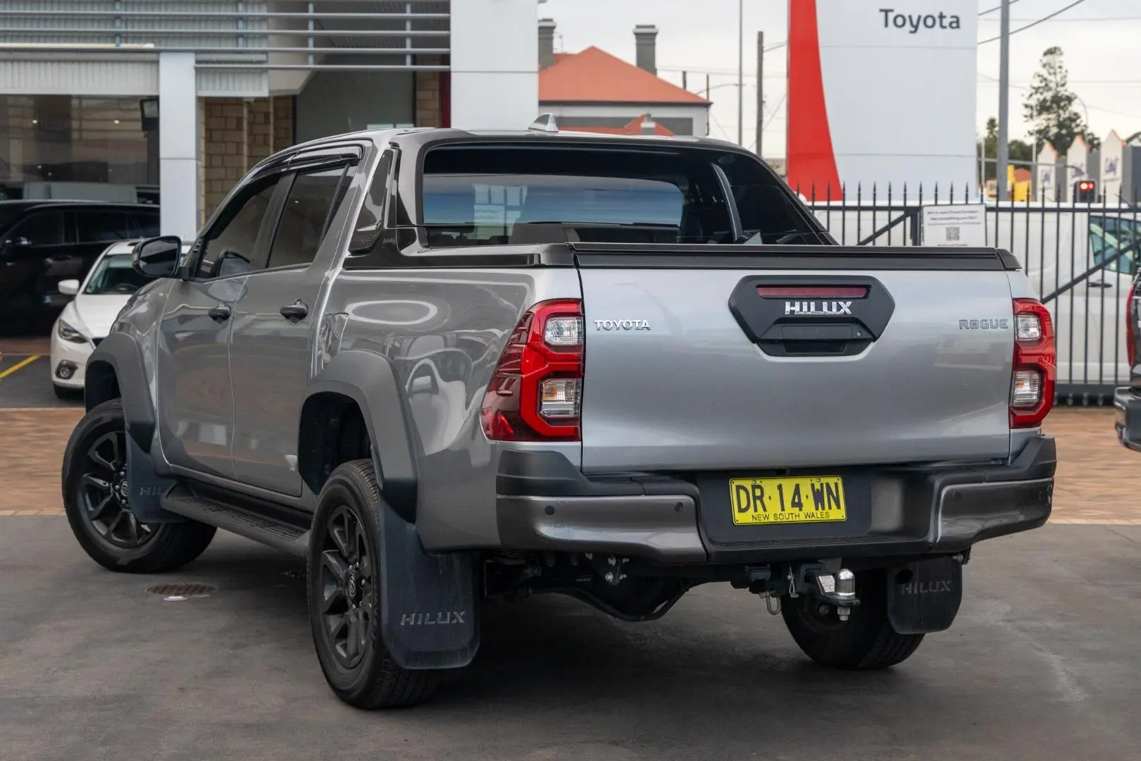 2023 Toyota Hilux Gallery Image 2