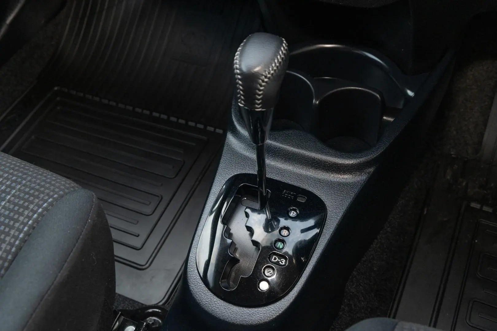 2018 Toyota Yaris Gallery Image 17