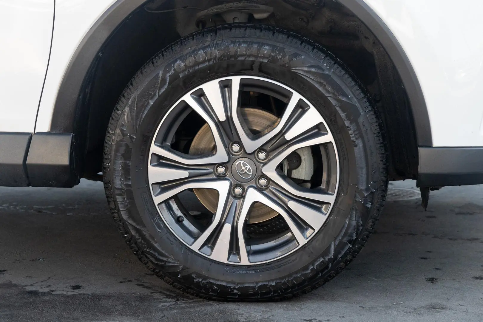 2016 Toyota RAV4 Gallery Image 22