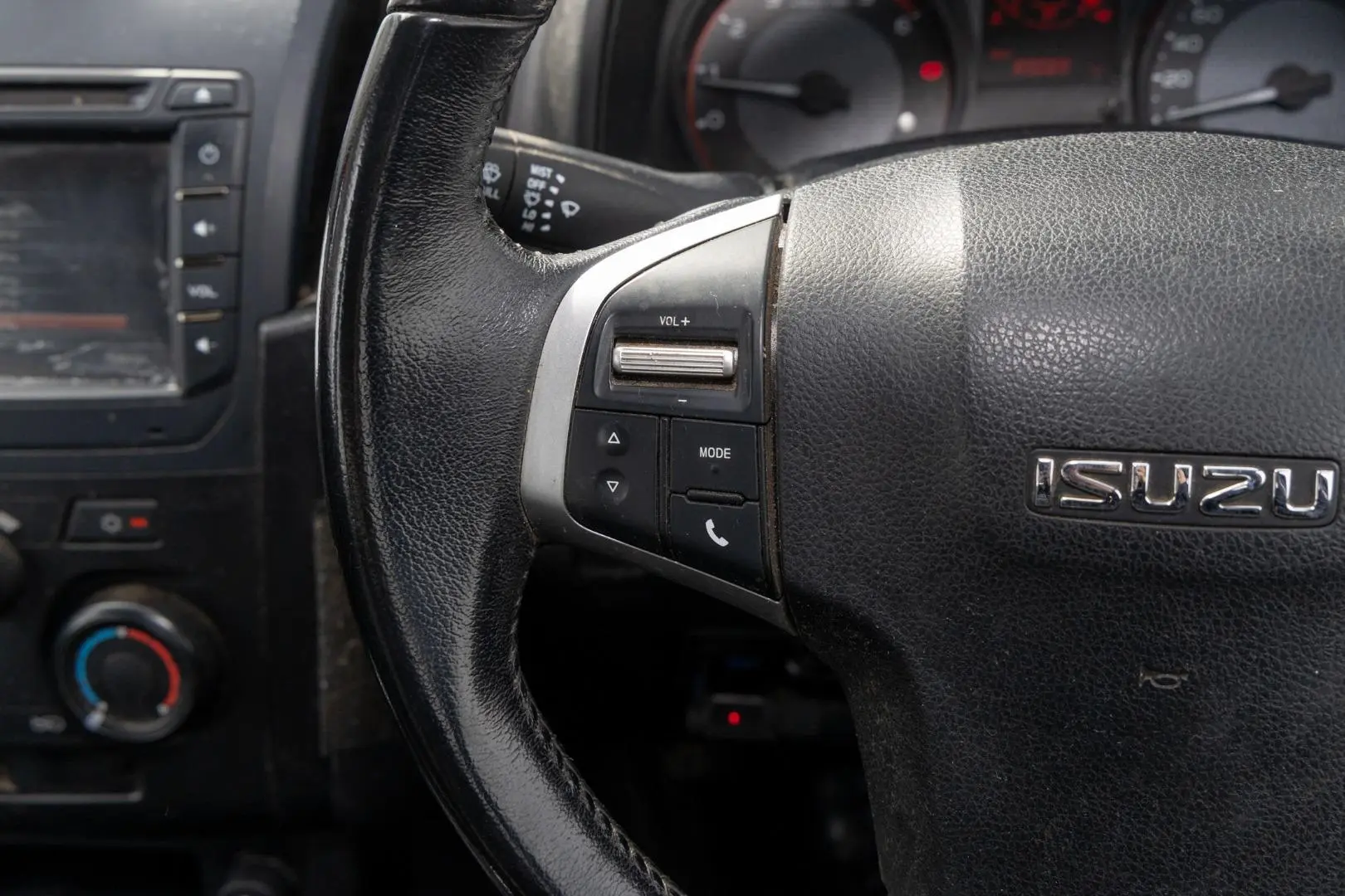 2018 Isuzu D-MAX Gallery Image 11