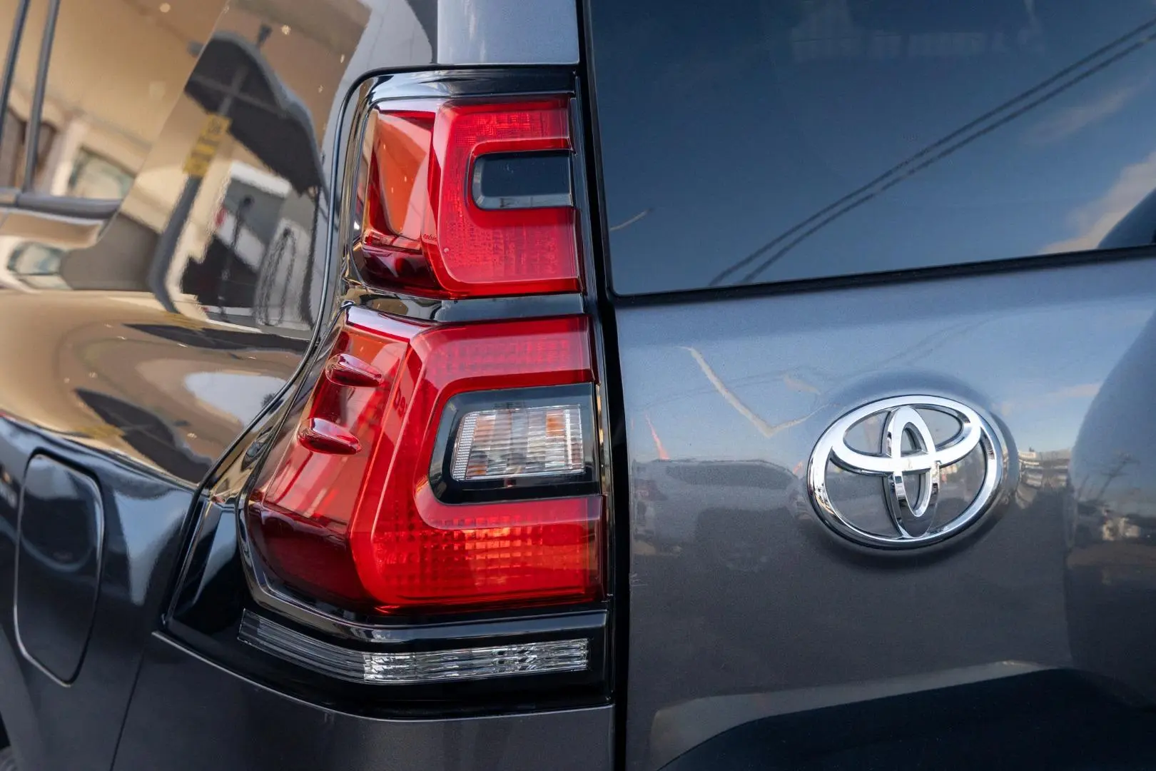 2021 Toyota Landcruiser Prado Gallery Image 20