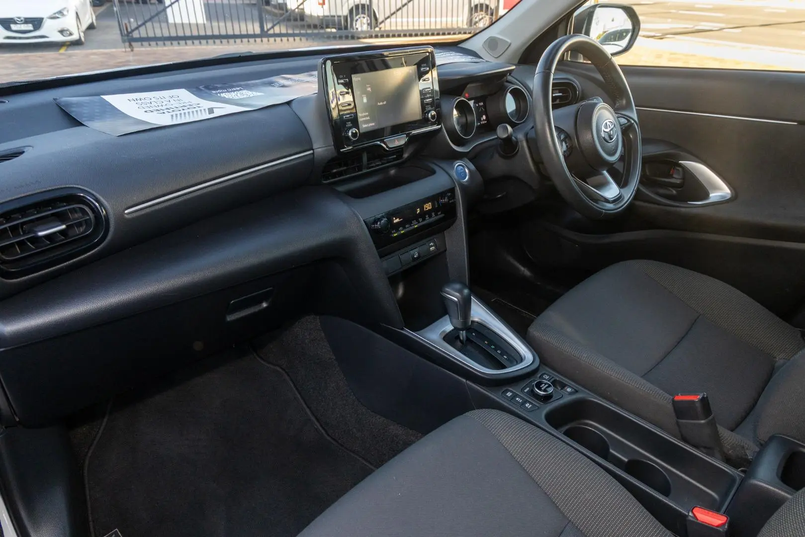 2022 Toyota Yaris Cross Gallery Image 8