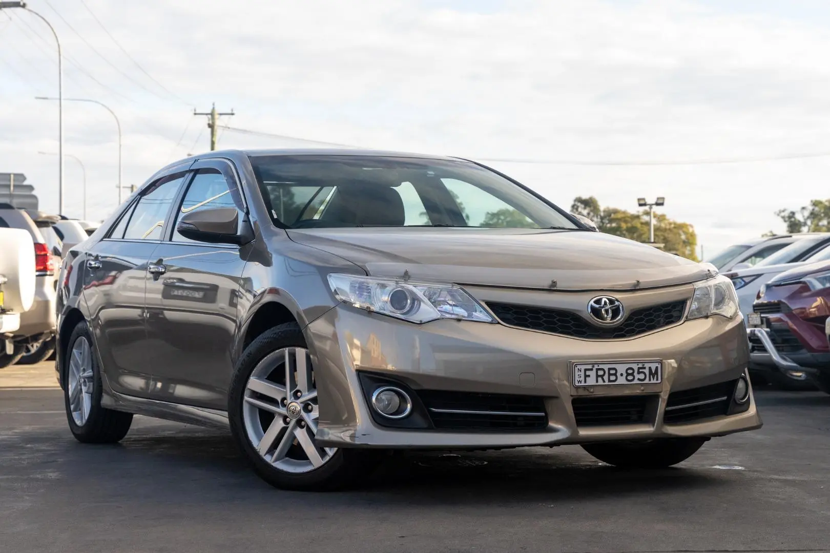 2014 Toyota Camry Gallery Image 1