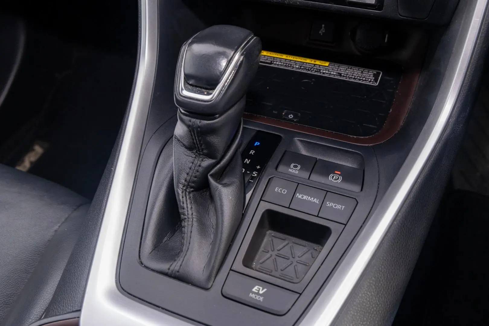 2020 Toyota RAV4 Gallery Image 17