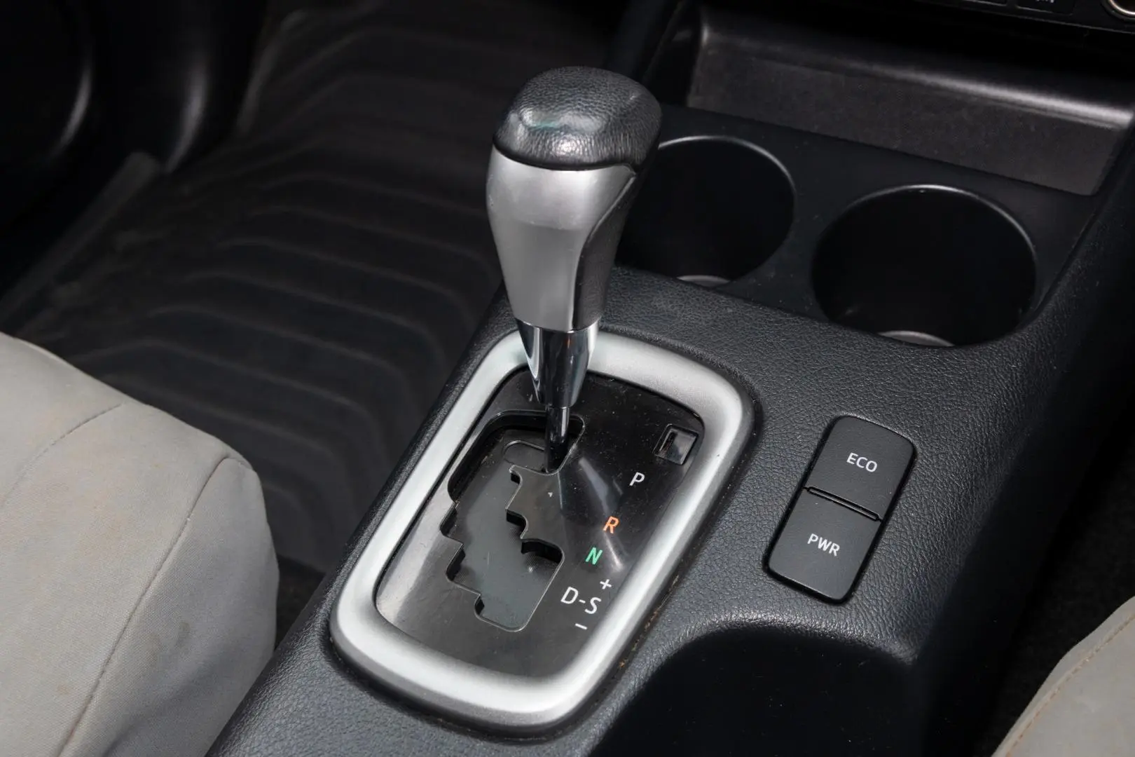 2023 Toyota Hilux Gallery Image 17