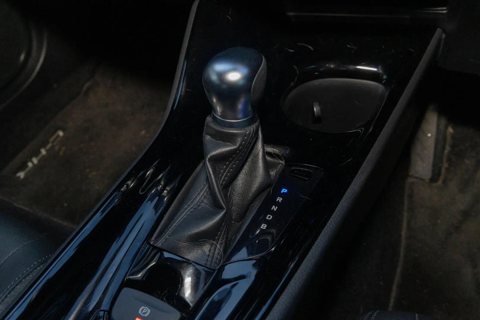 2020 Toyota C-HR Gallery Image 17