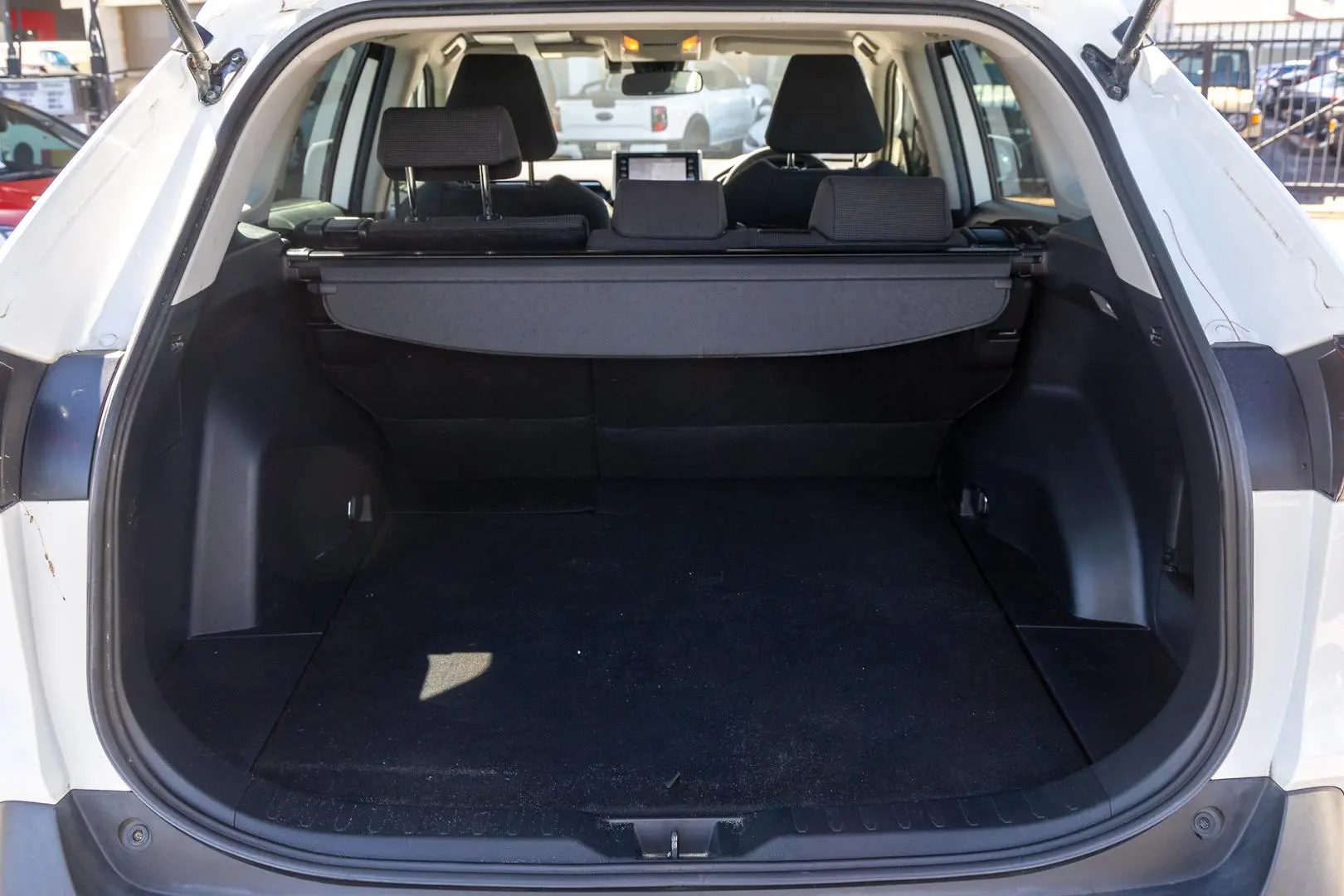 2019 Toyota RAV4 Gallery Image 19