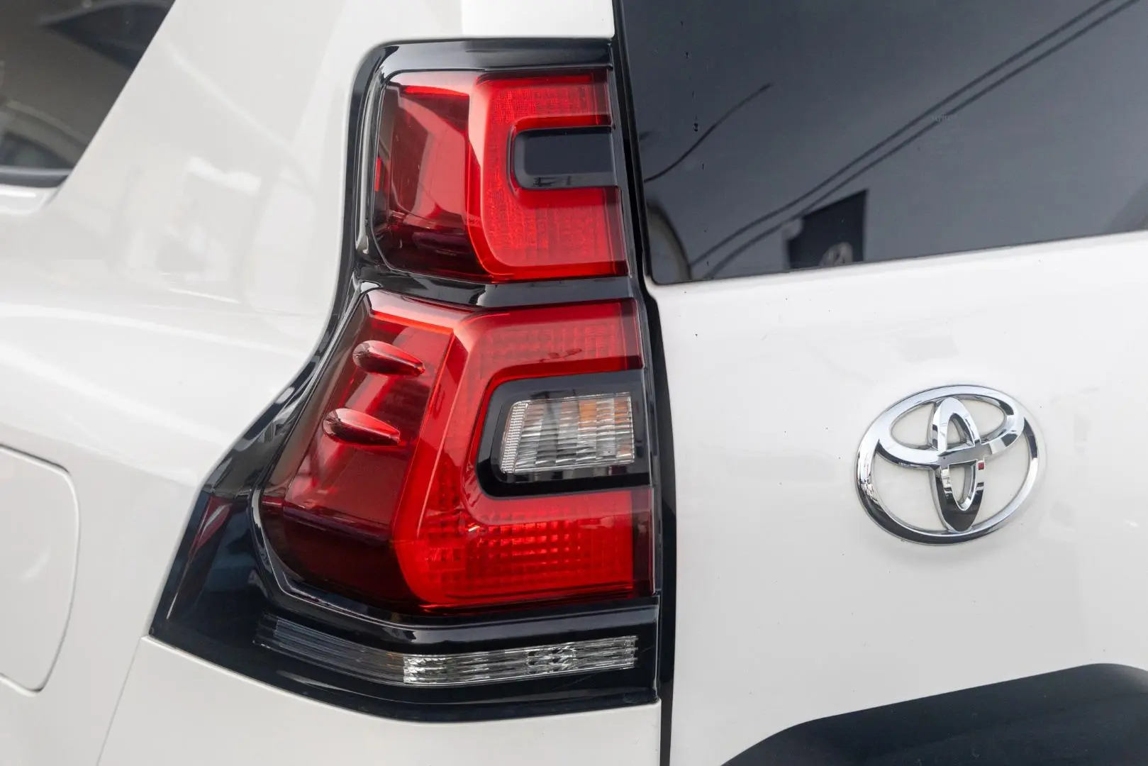 2021 Toyota Landcruiser Prado Gallery Image 19