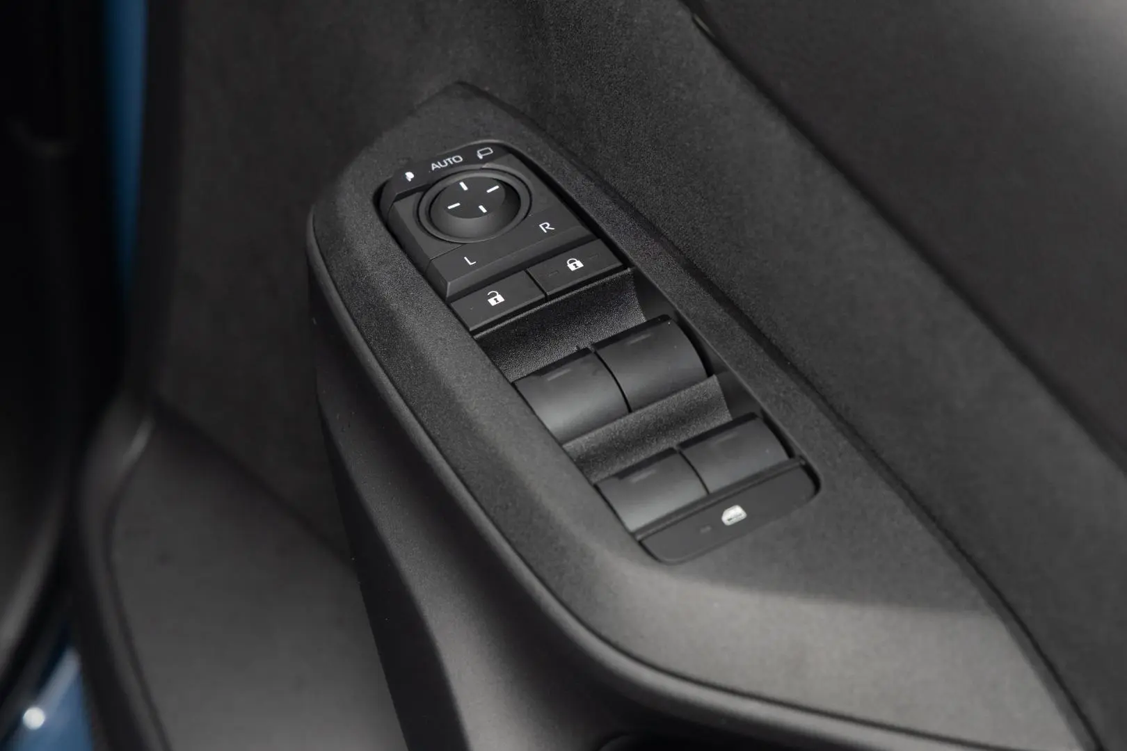 2025 Toyota Yaris Cross Gallery Image 18