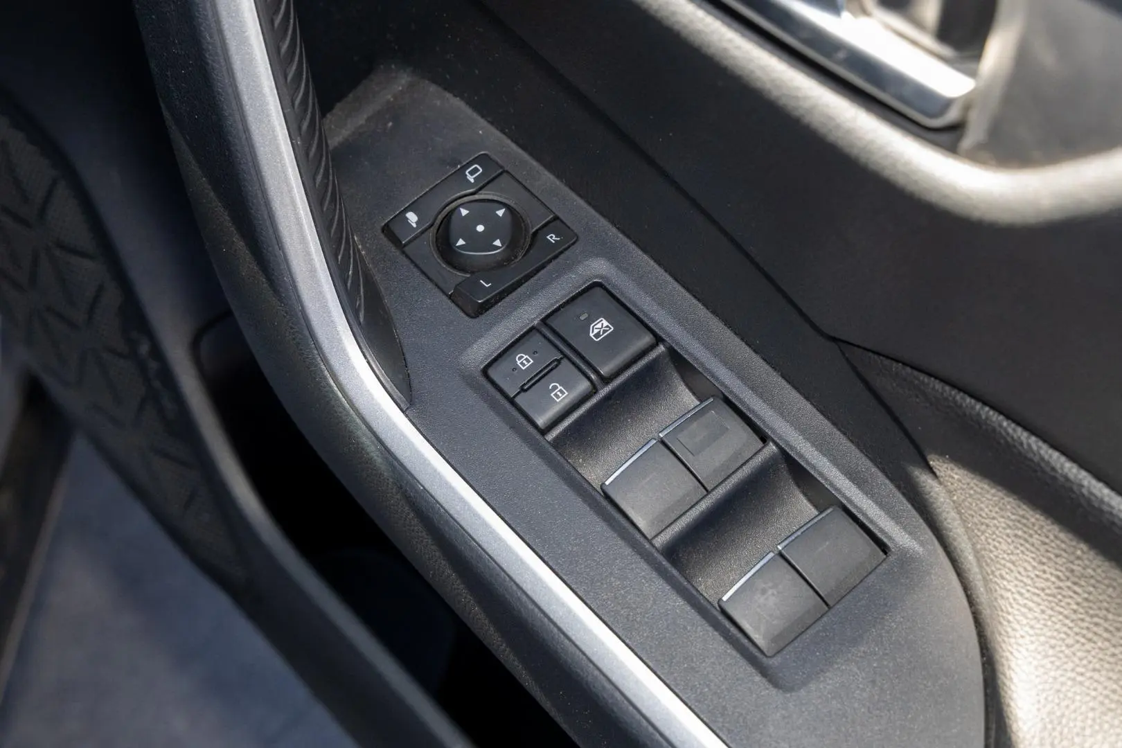 2024 Toyota RAV4 Gallery Image 18