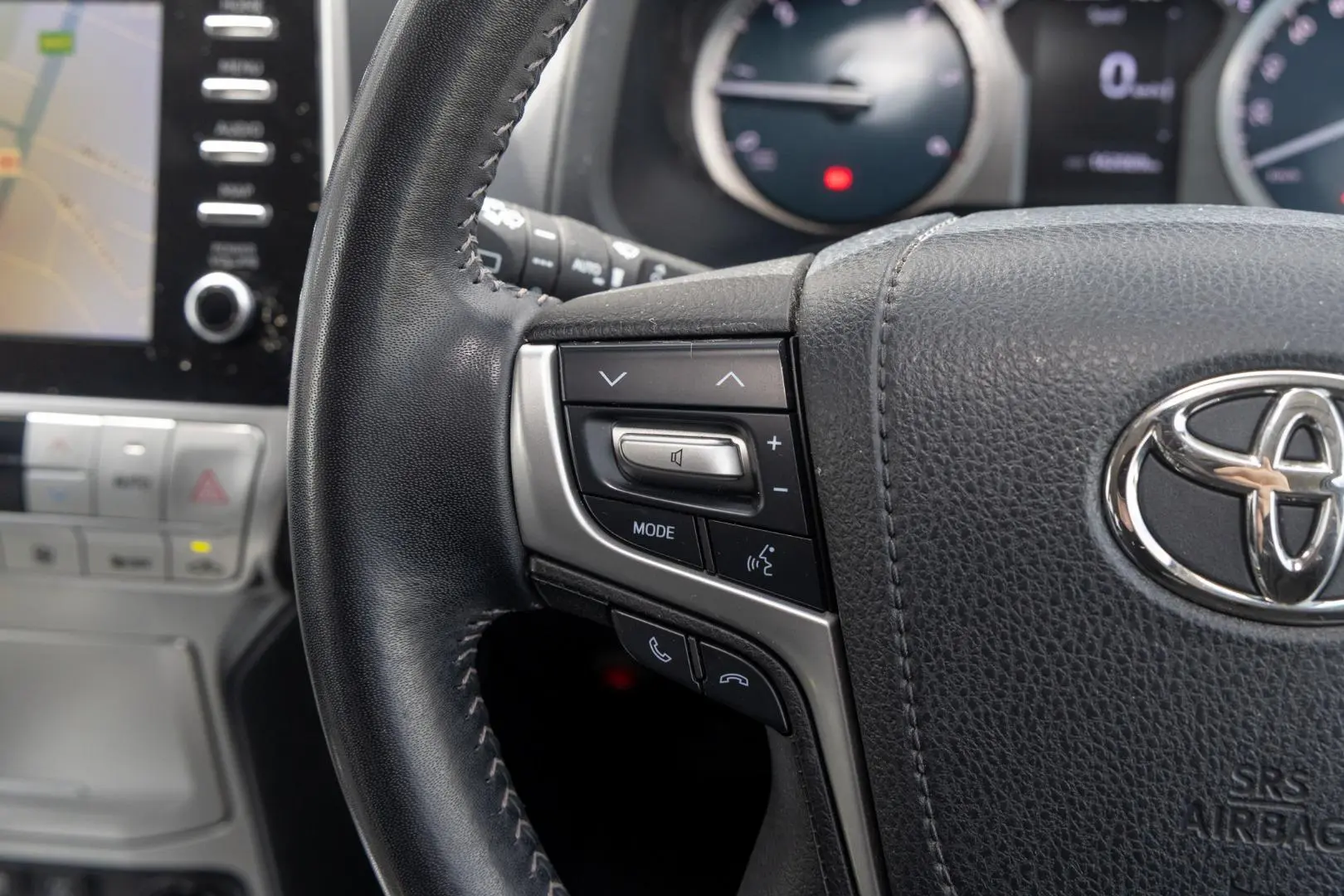 2022 Toyota Landcruiser Prado Gallery Image 11