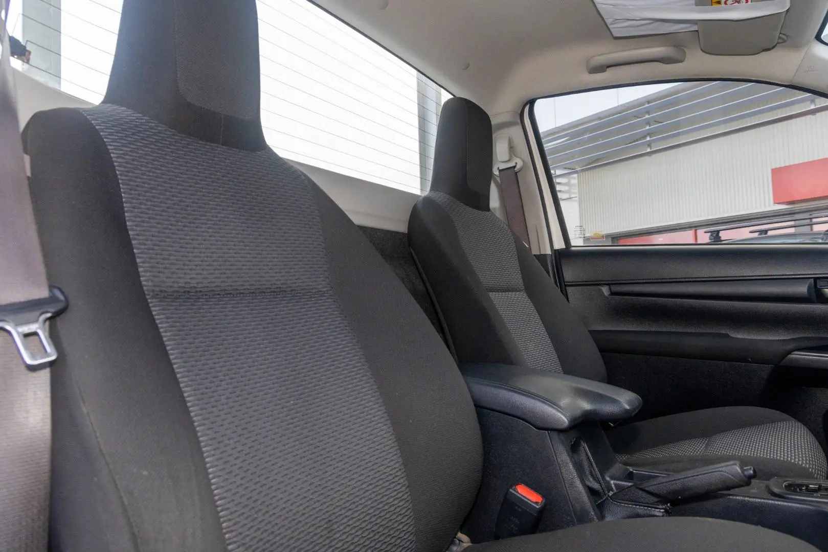 2021 Toyota Hilux Gallery Image 8