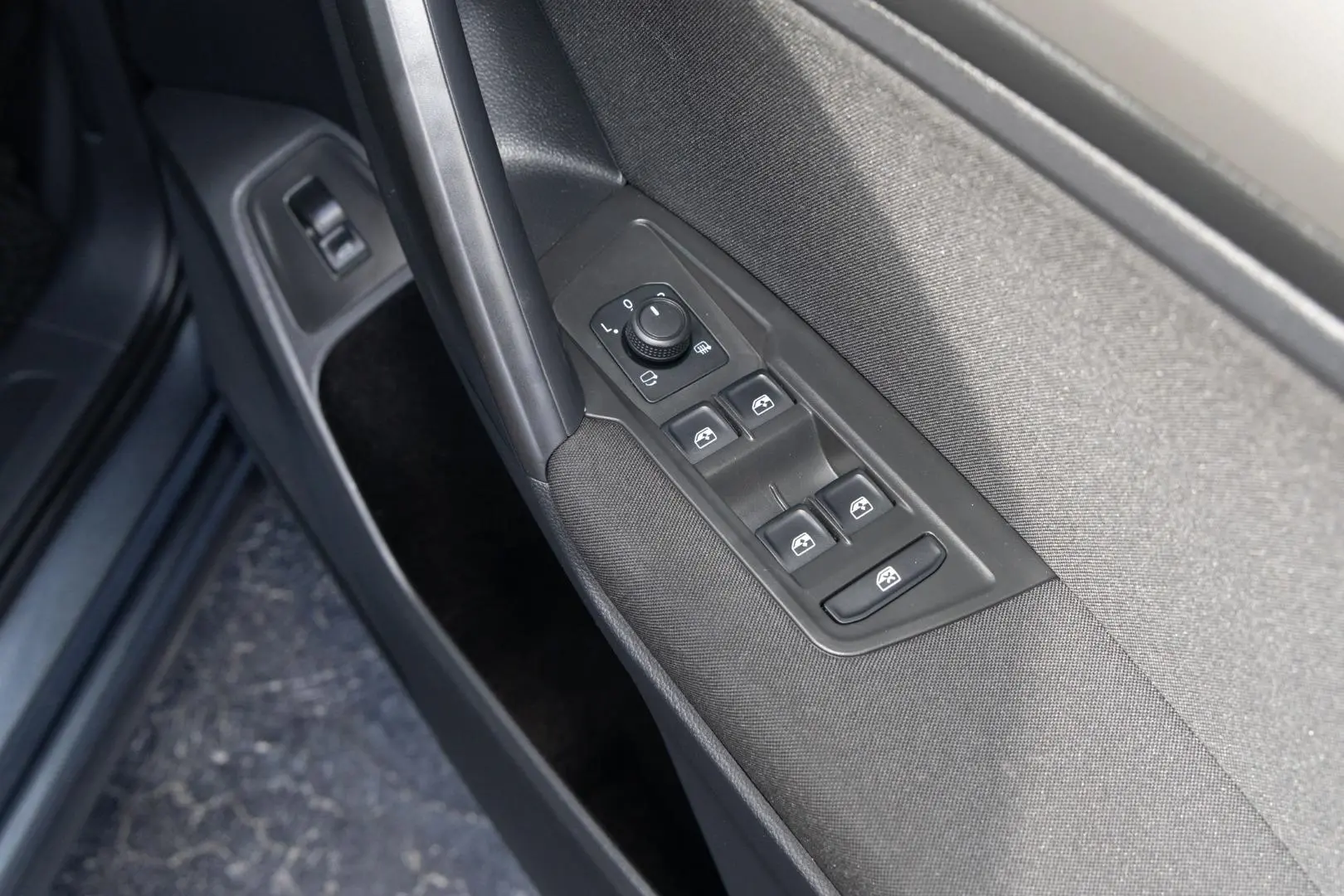 2022 Volkswagen Tiguan Gallery Image 18