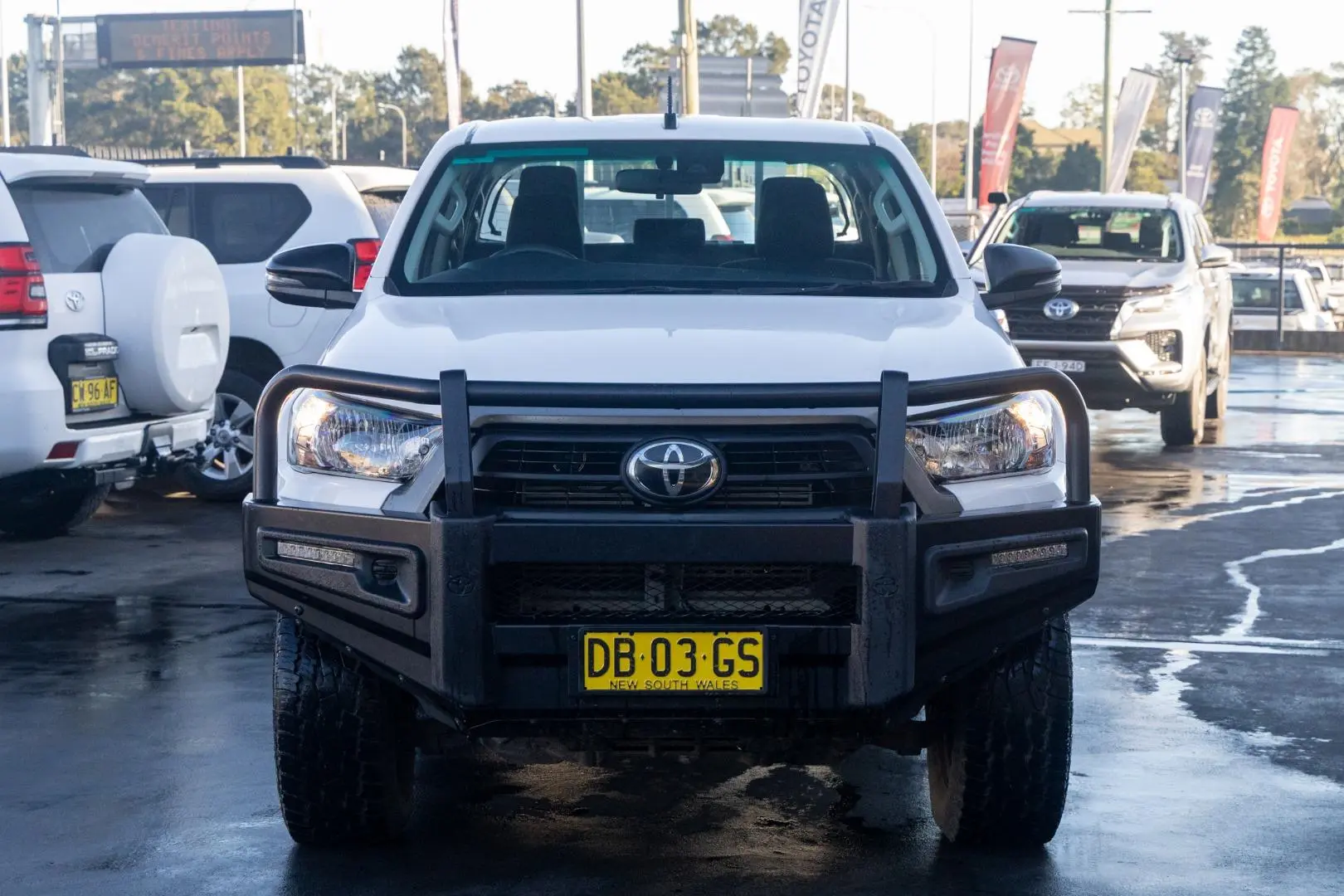 2021 Toyota Hilux Gallery Image 4