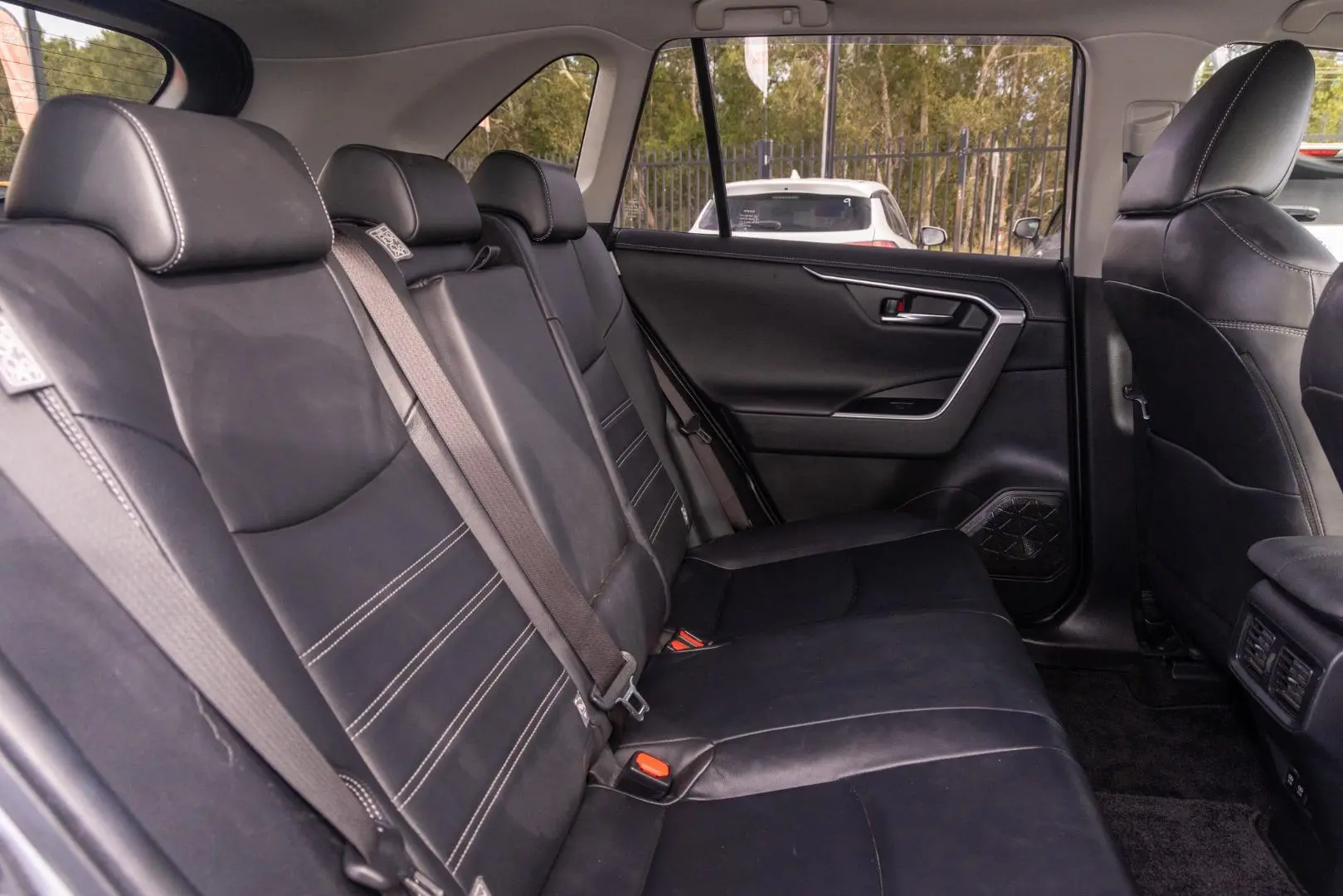 2020 Toyota RAV4 Gallery Image 9