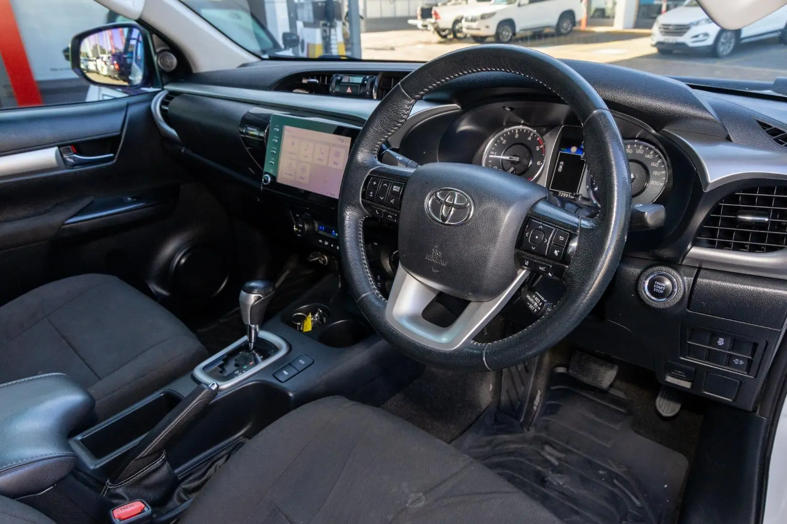 2023 Toyota Hilux Gallery Image 7