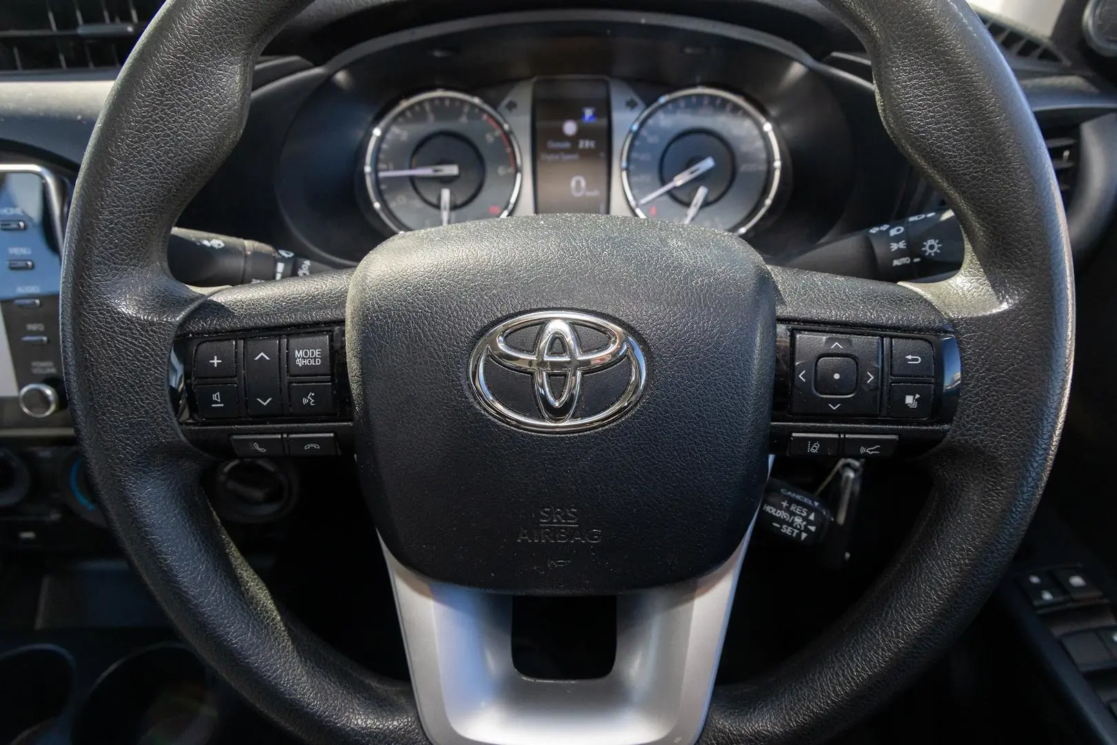 2023 Toyota Hilux Gallery Image 10