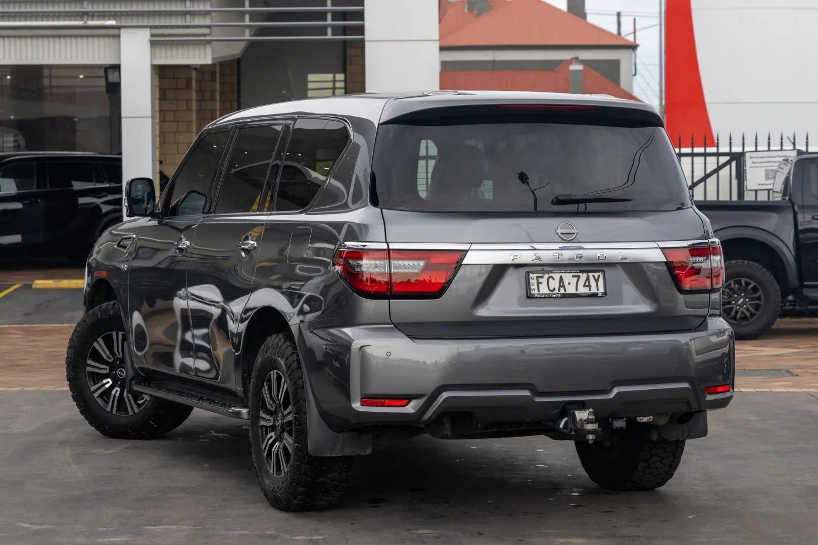 2023 Nissan Patrol Gallery Image 2