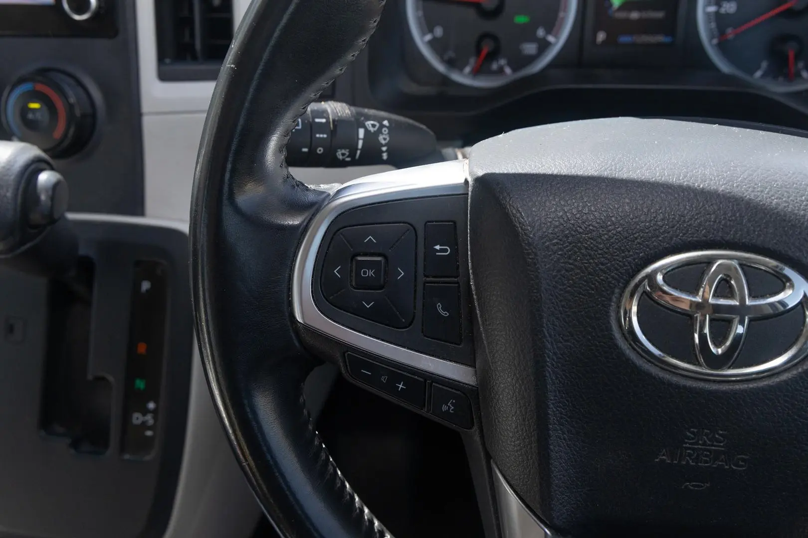 2019 Toyota Hiace Gallery Image 11