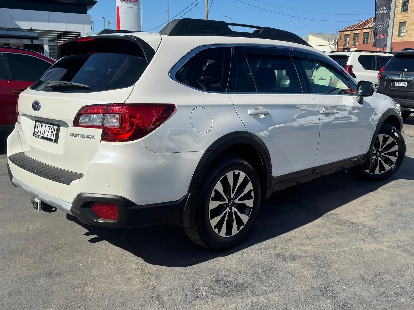2017 Subaru Outback Gallery Image 5