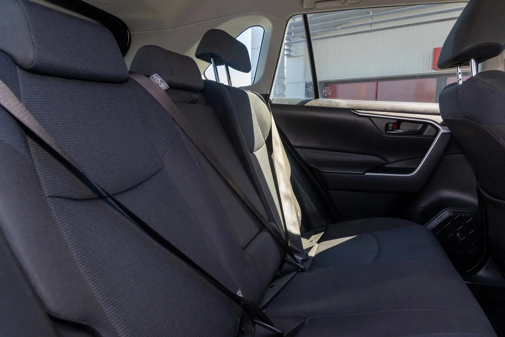 2019 Toyota RAV4 Gallery Image 9