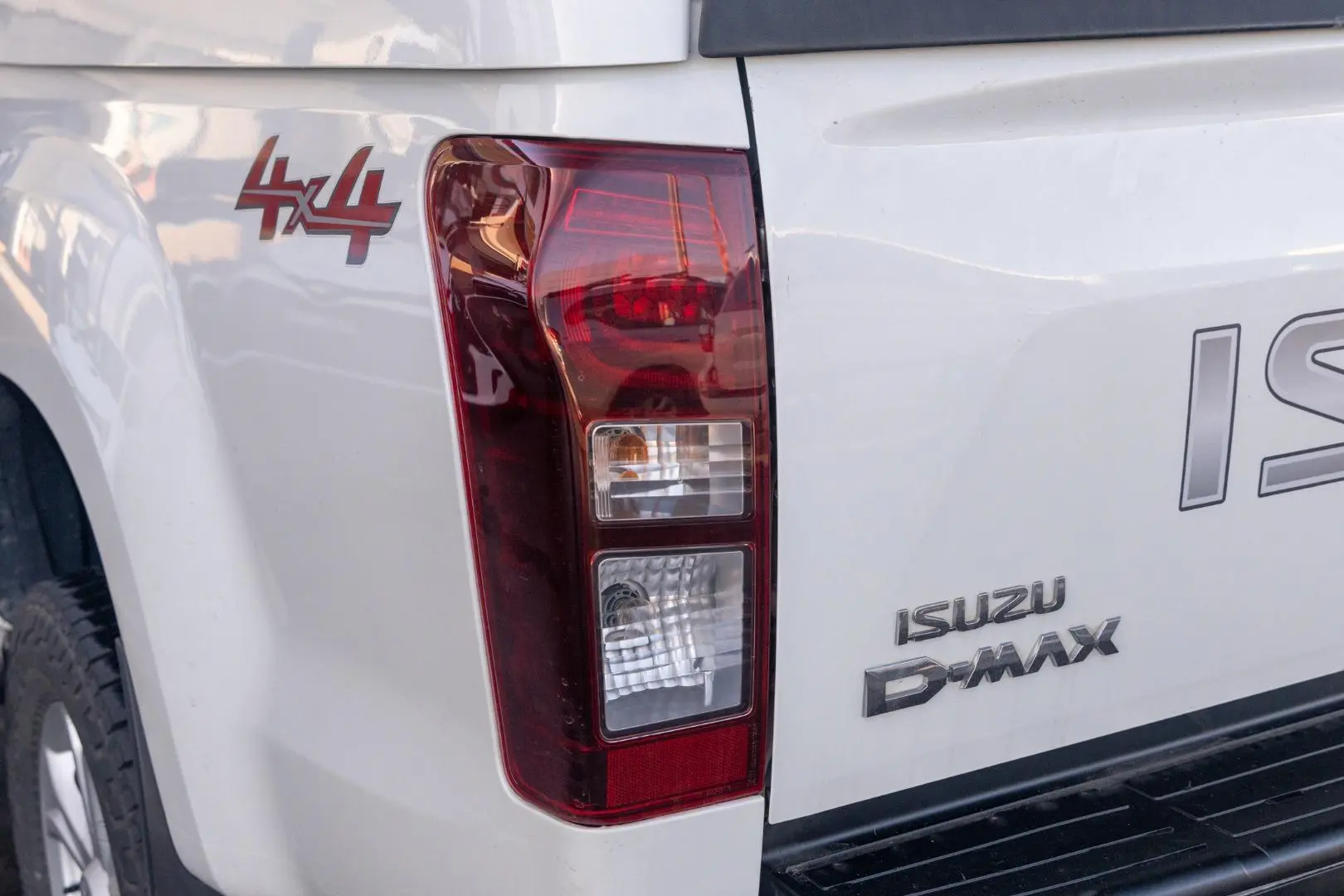 2018 Isuzu D-MAX Gallery Image 20